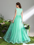 Kleid mit Kettendetail und tiefem Ausschnitt aus Mesh-Overlay