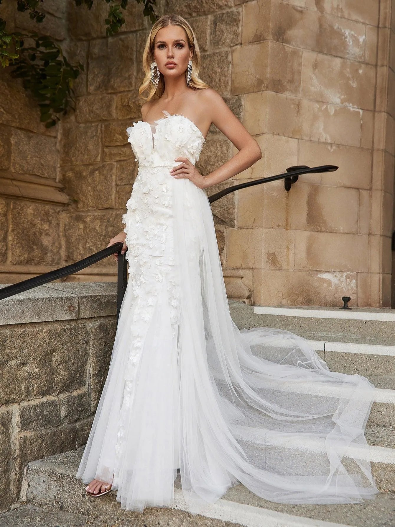 Floral Applique Mesh Insert Mermaid Hem Tube Wedding Dress - Elonnashop