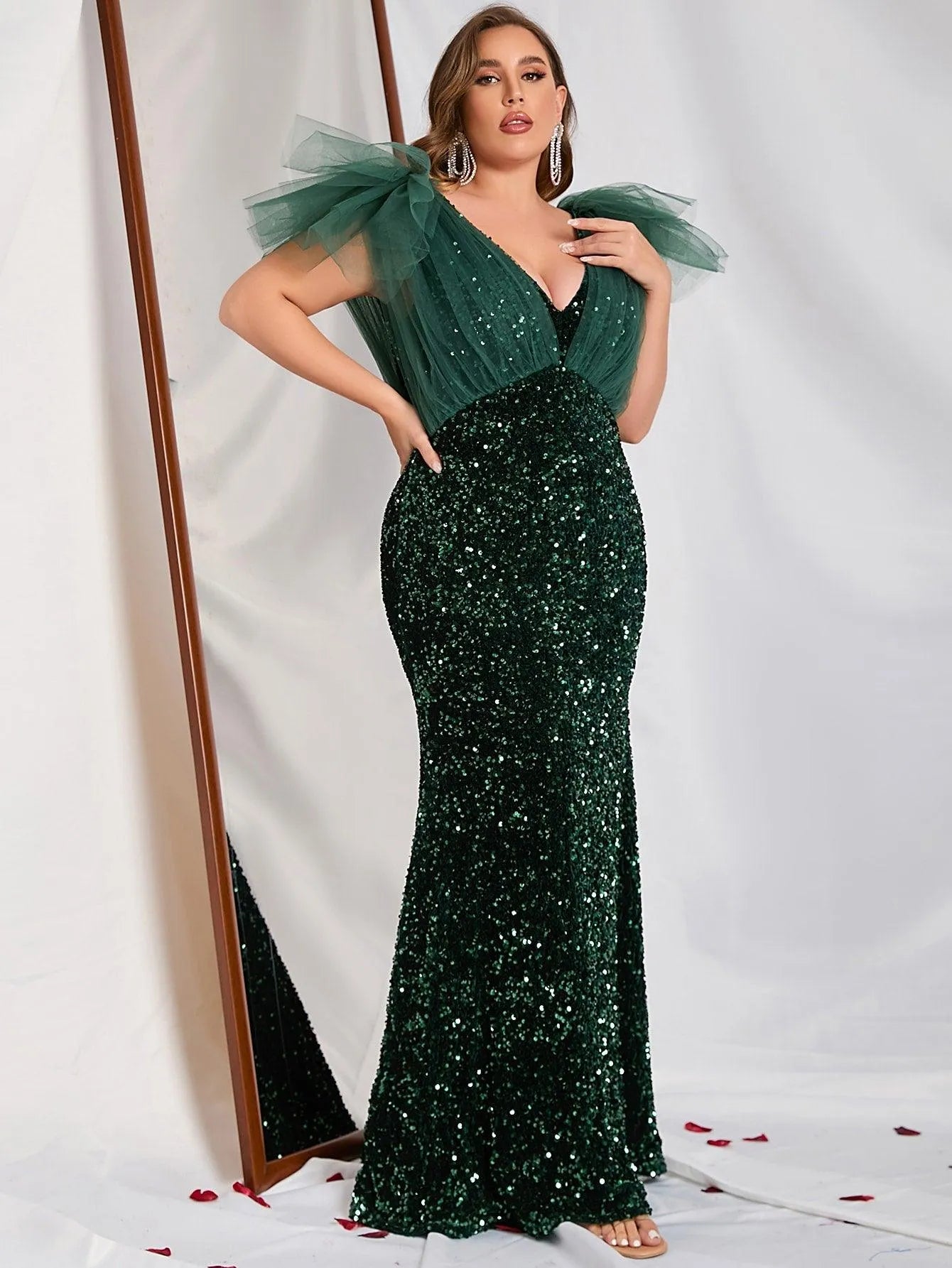 Plus Contrast Mesh Plunging Neck Sequin Mermaid Dresses - Elonnashop