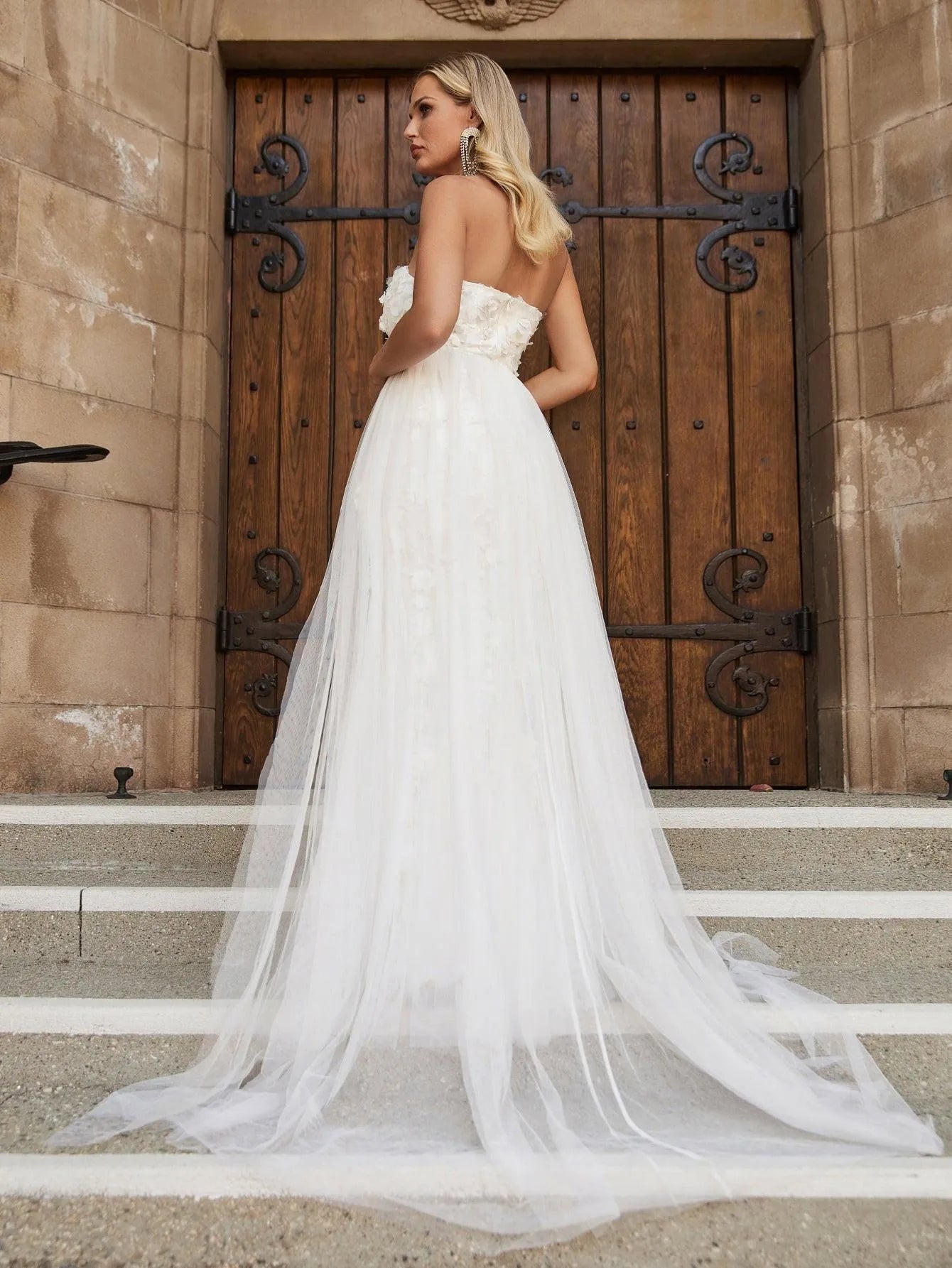 Floral Applique Mesh Insert Mermaid Hem Tube Wedding Dress - Elonnashop