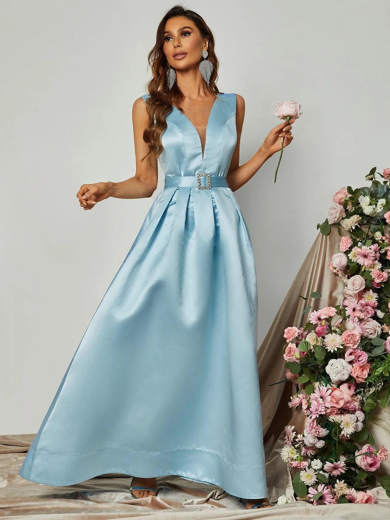 Elegant V Neck Sleeveless Pleated Prom Dress - Elonnashop