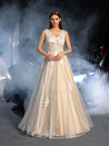 Gorgeous Applique Detail Plunging Neck Lace Overlay Tulle Wedding Dress