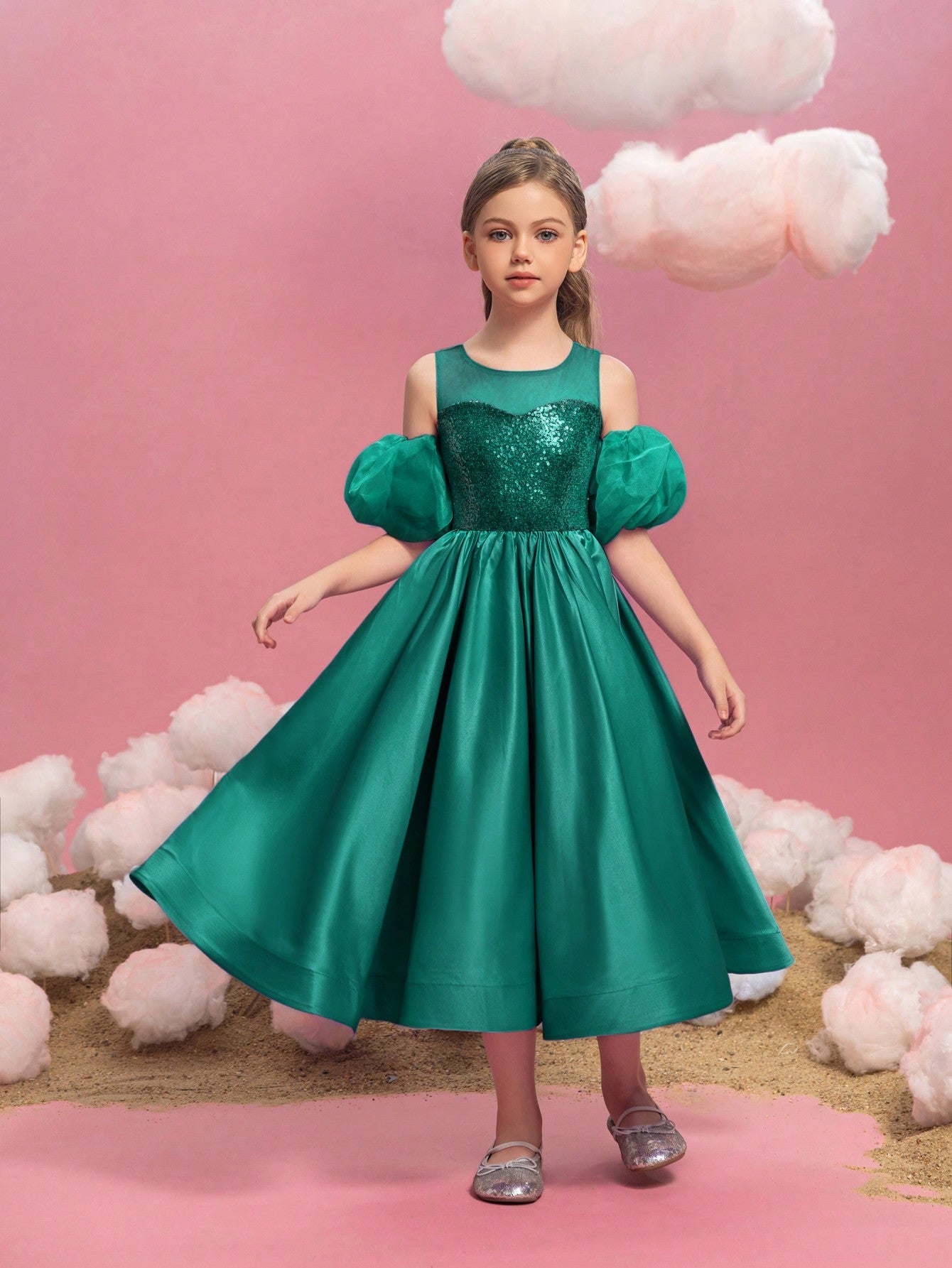 Tween-Mädchen-Kleid aus Satin mit Puffärmeln und Pailletten in Kontrastfarbe 