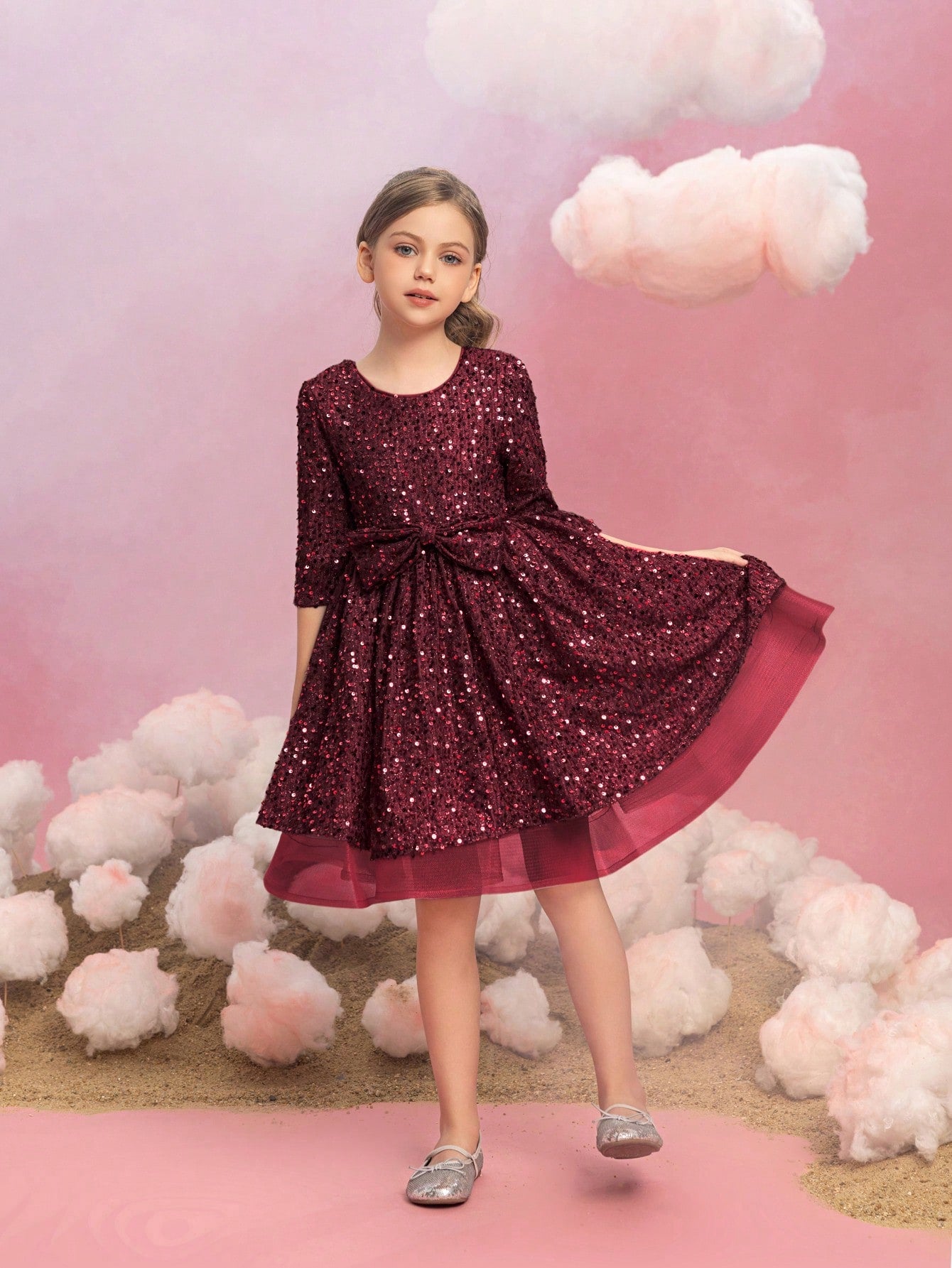 Tween-Mädchen-Partykleid mit Schleifendetail und 3/4-Ärmeln und Pailletten 