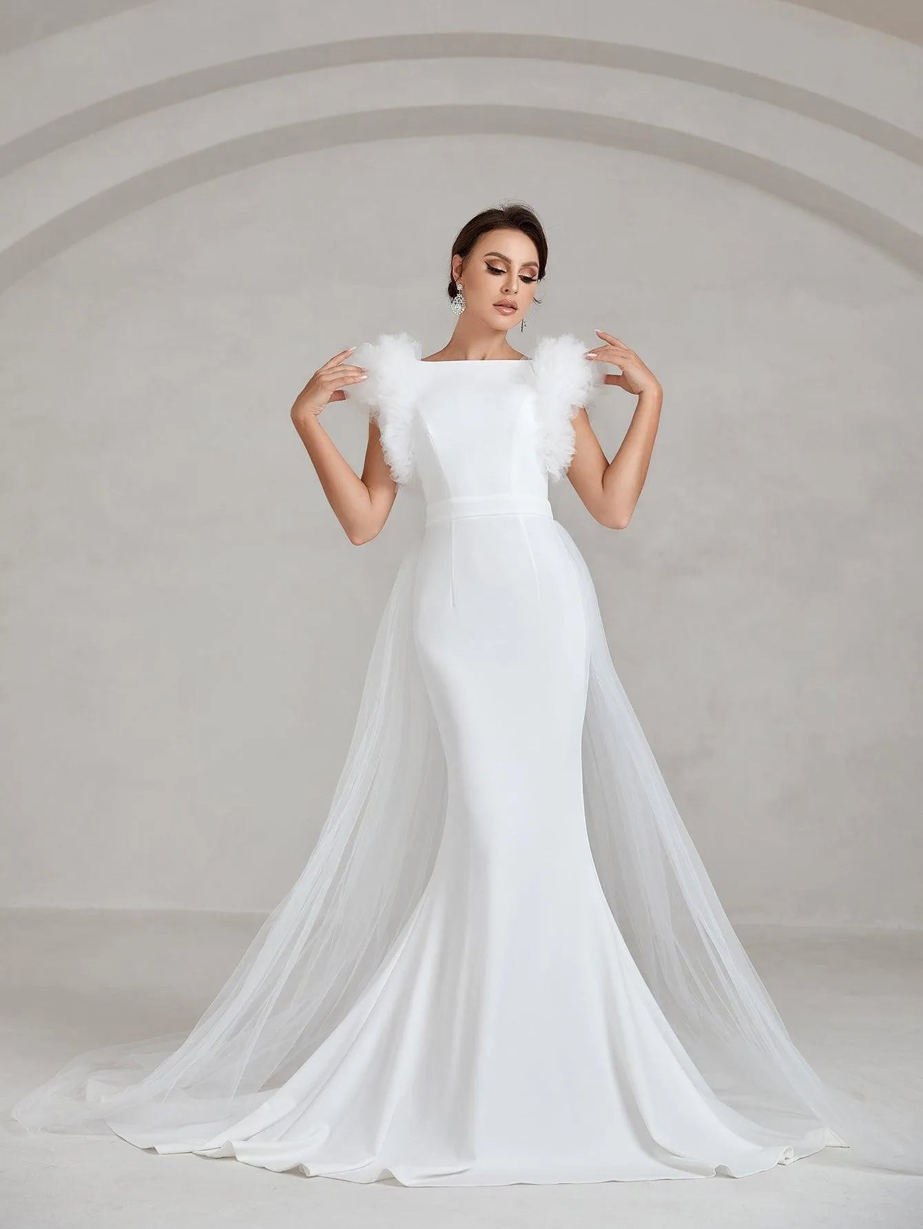 Elegant Ruffle Trim Backless Mermaid Hem Wedding Dress - Elonnashop