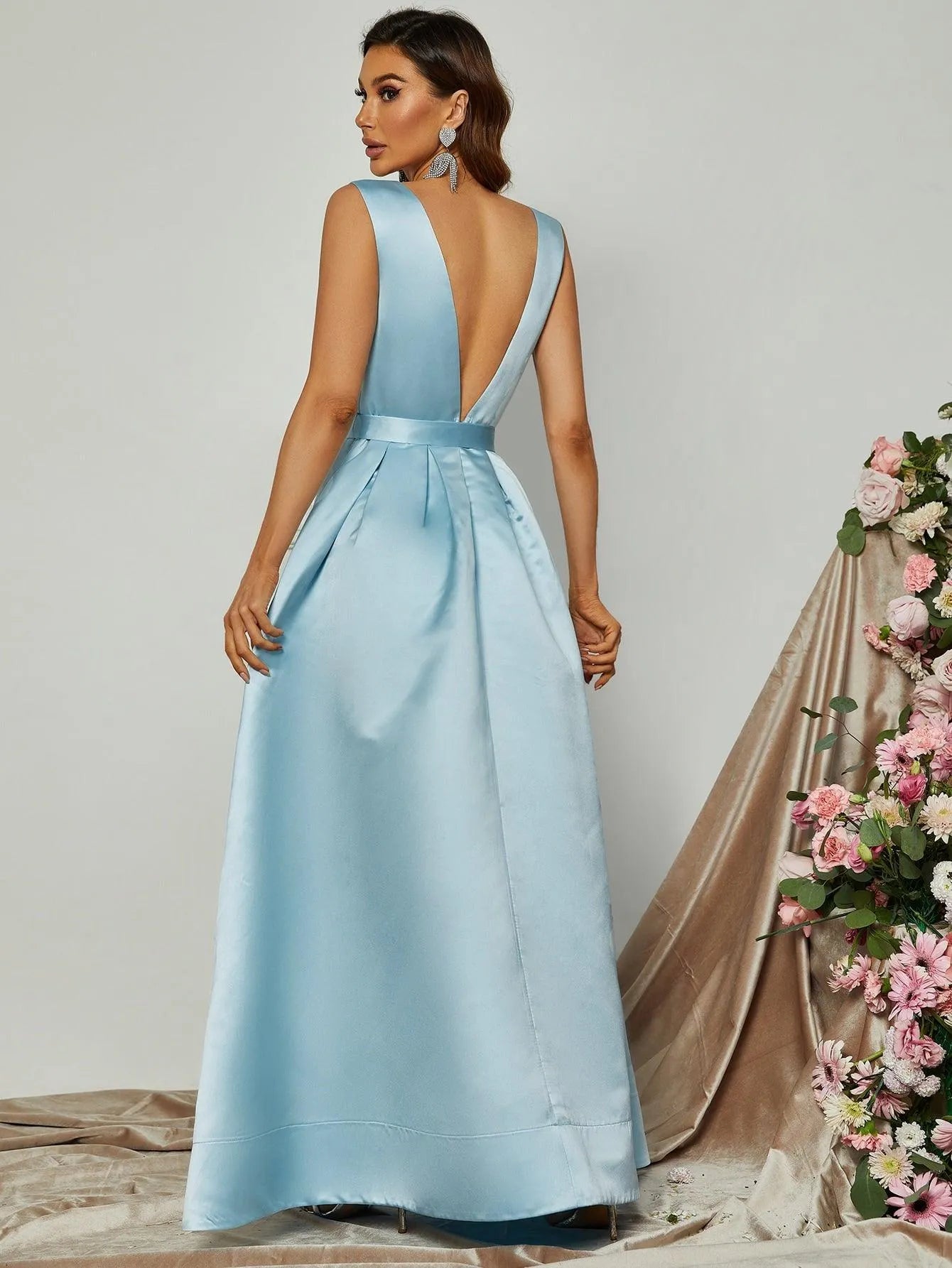 Elegant V Neck Sleeveless Pleated Prom Dress - Elonnashop