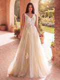 Gorgeous Applique Detail Plunging Neck Lace Overlay Tulle Wedding Dress
