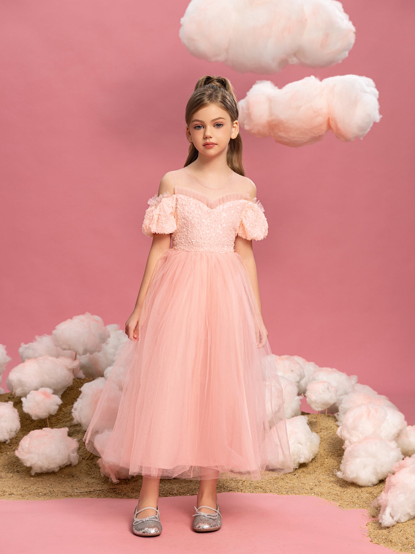 Tween Mädchen-Partykleid mit Puffärmeln, Pailletten und kontrastierendem Netzstoff 