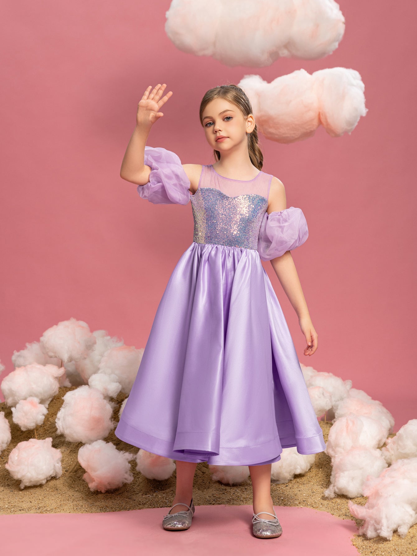 Tween-Mädchen-Kleid aus Satin mit Puffärmeln und Pailletten in Kontrastfarbe 