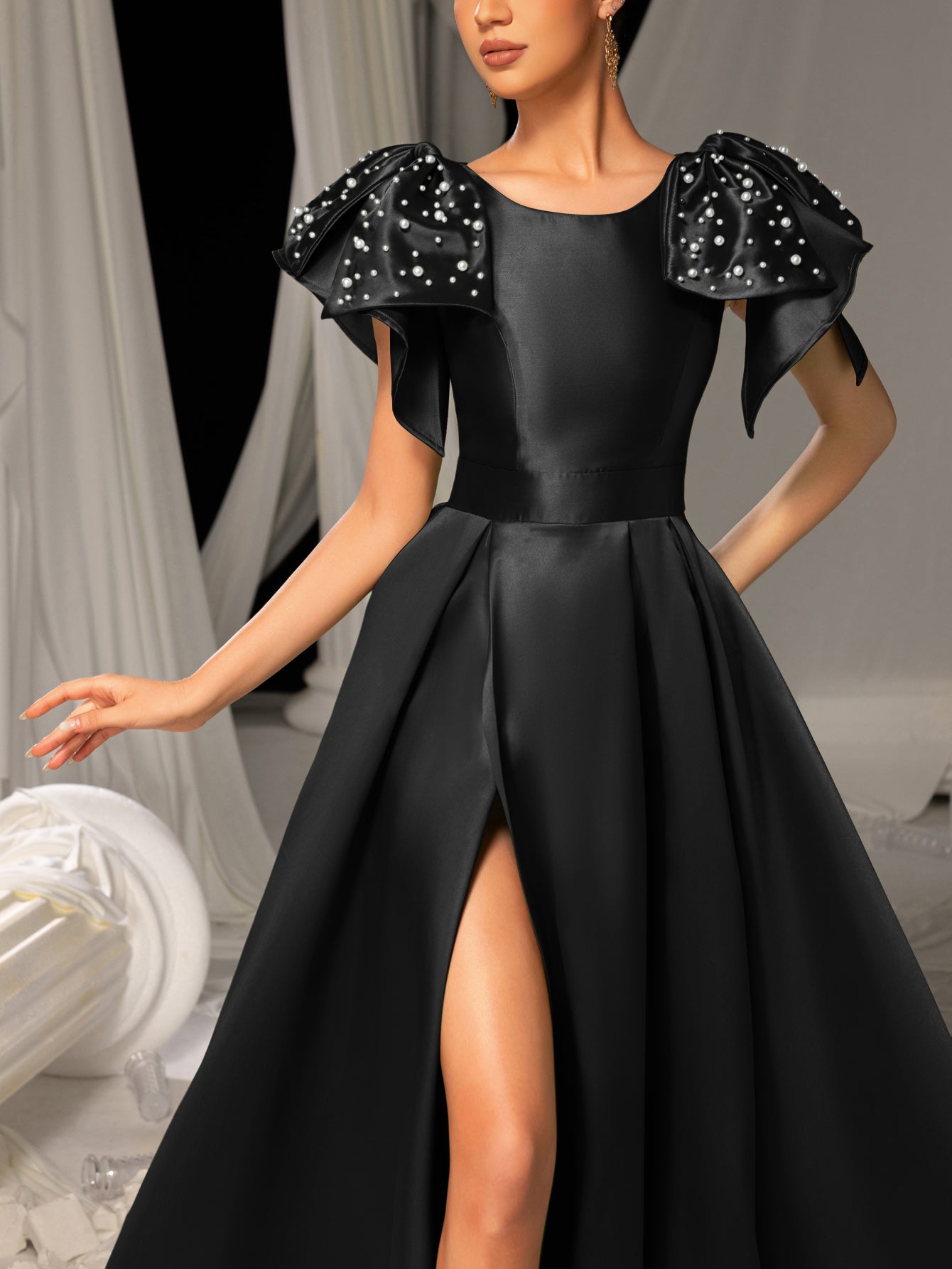 Elegant Satin Evening Gown with Bow Shoulder & Dramatic High Slit – Luxurious Evening Wear for Red Carpet, Formal Galas & Wedding Receptions