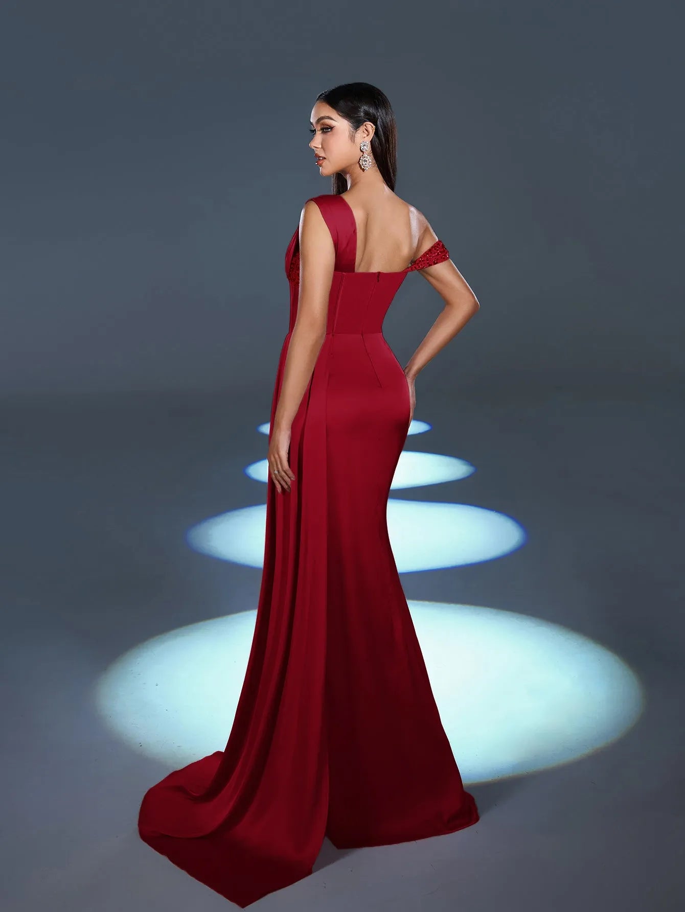 Elegant Asymmetrical Neck Split Mermaid Hem Satin Evening Dress