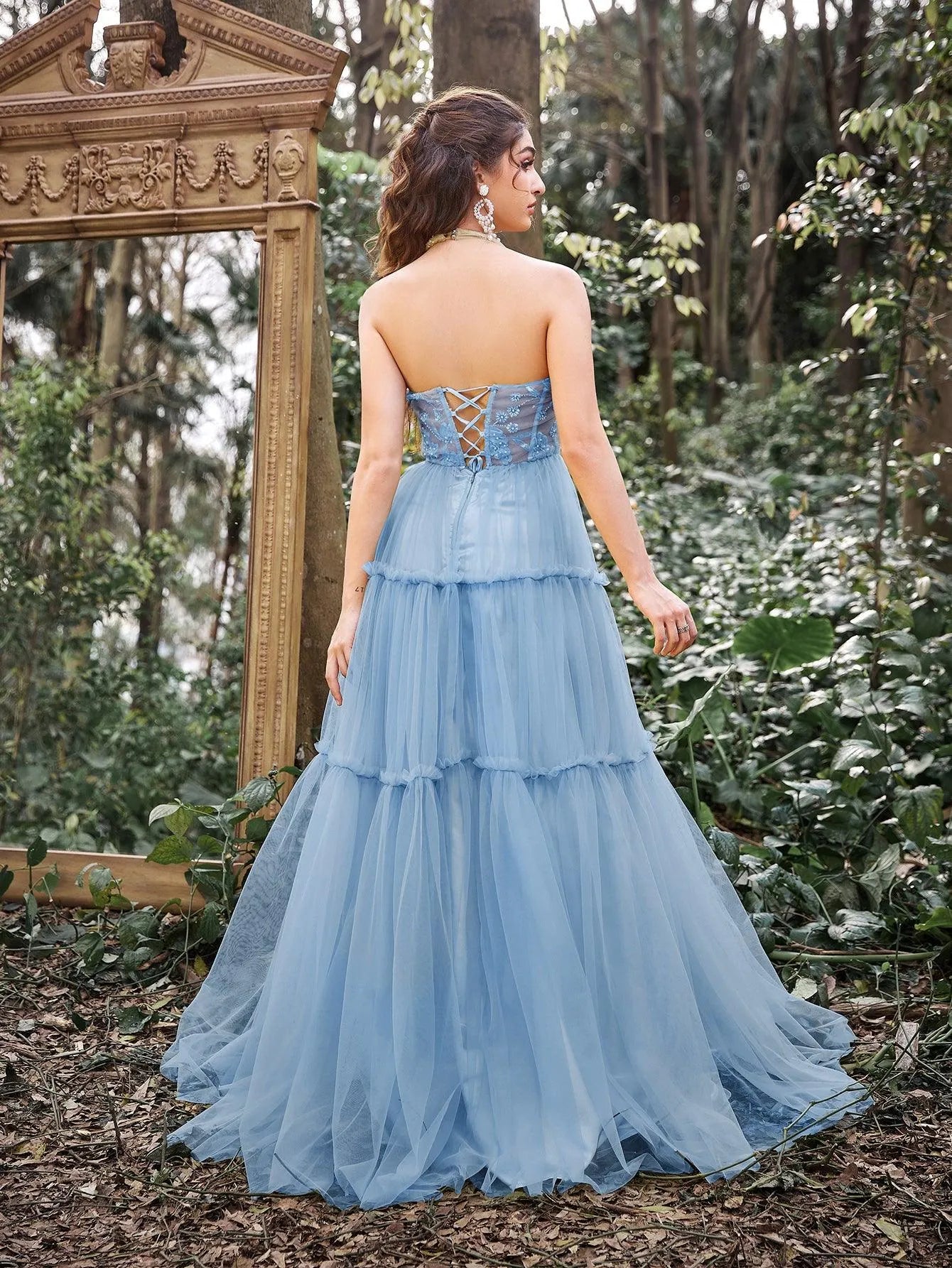 Gorgeous Applique Detail Halter Neck Tiered Tulle Prom Dress - Elonnashop