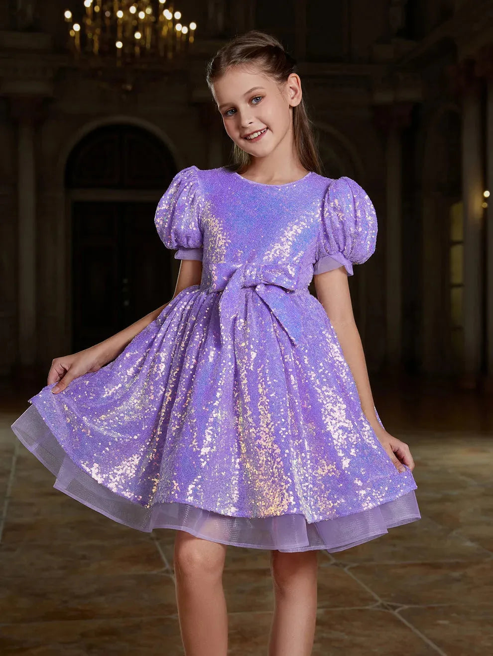 Tween-Mädchen-Partykleid mit niedlicher Schleife vorne, Puffärmeln und Pailletten 