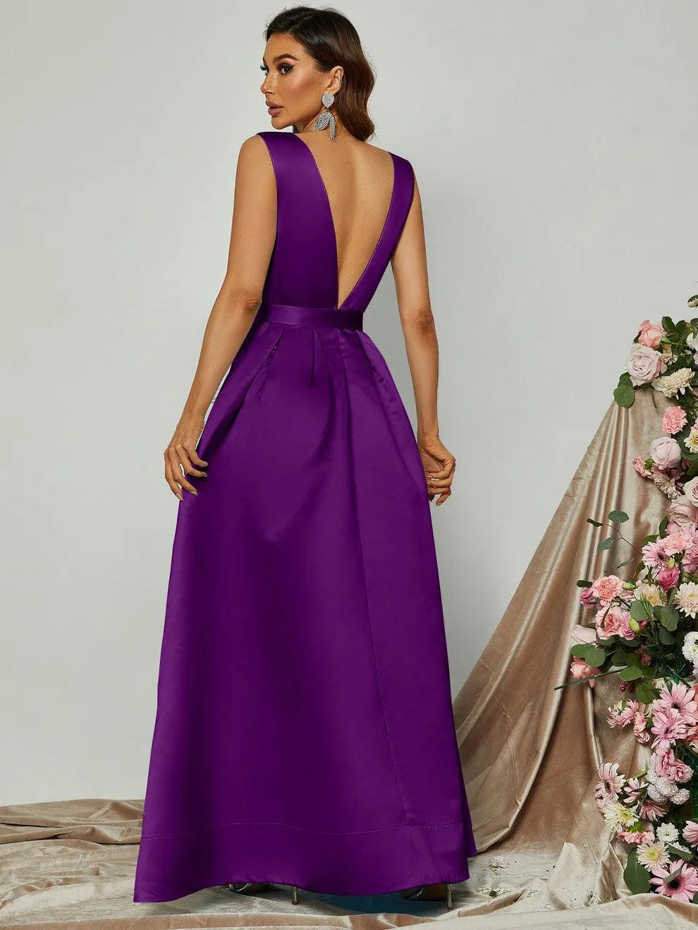 Elegant V Neck Sleeveless Pleated Prom Dress - Elonnashop