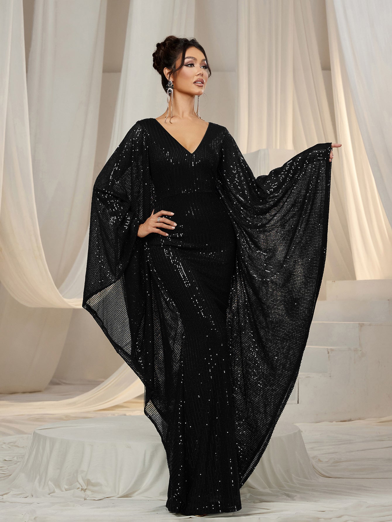 Elegant Plunging Neck Batwing Sleeves Mermaid Hem Sequin Formal Party Dress