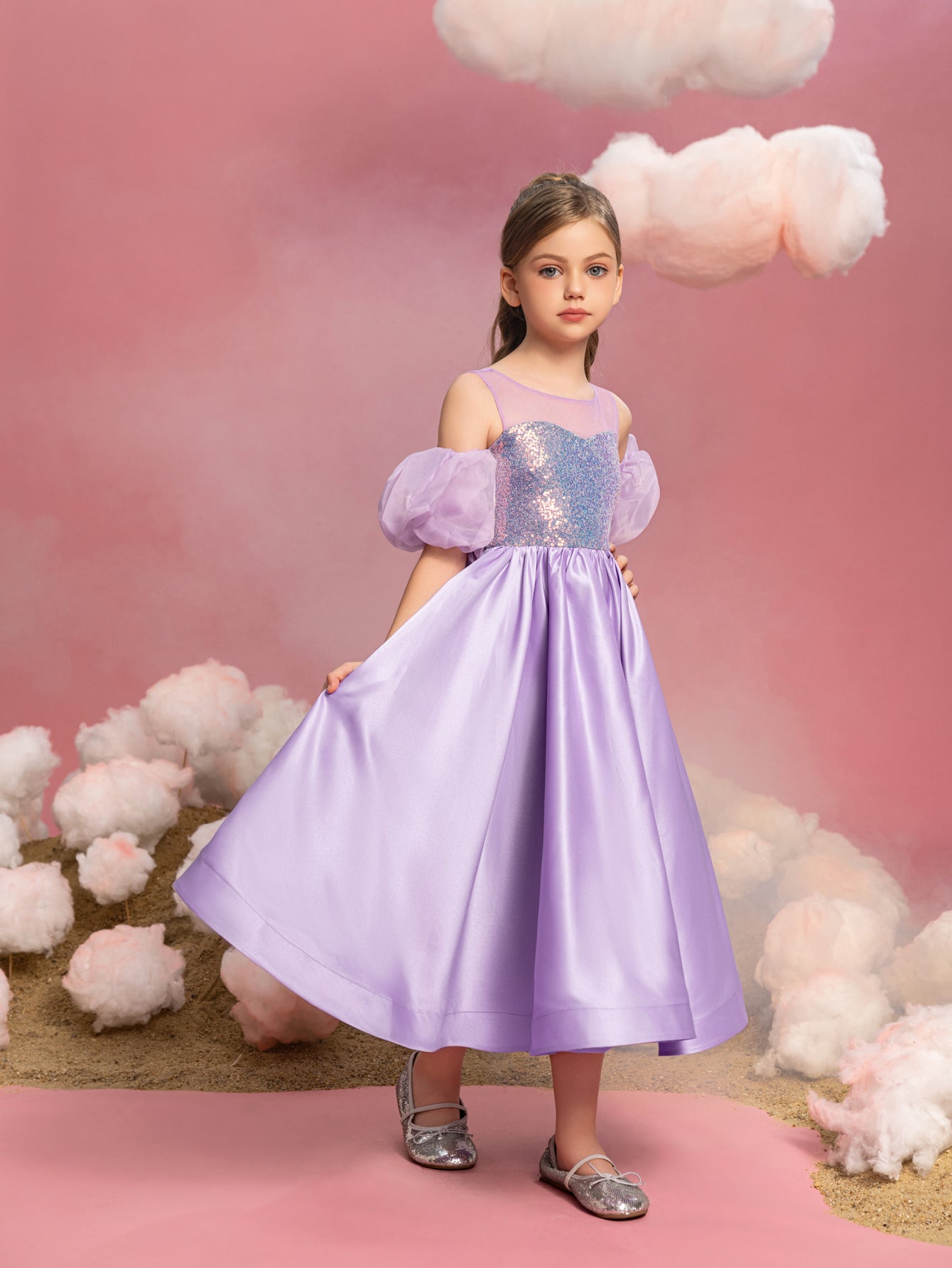 Tween-Mädchen-Kleid aus Satin mit Puffärmeln und Pailletten in Kontrastfarbe 