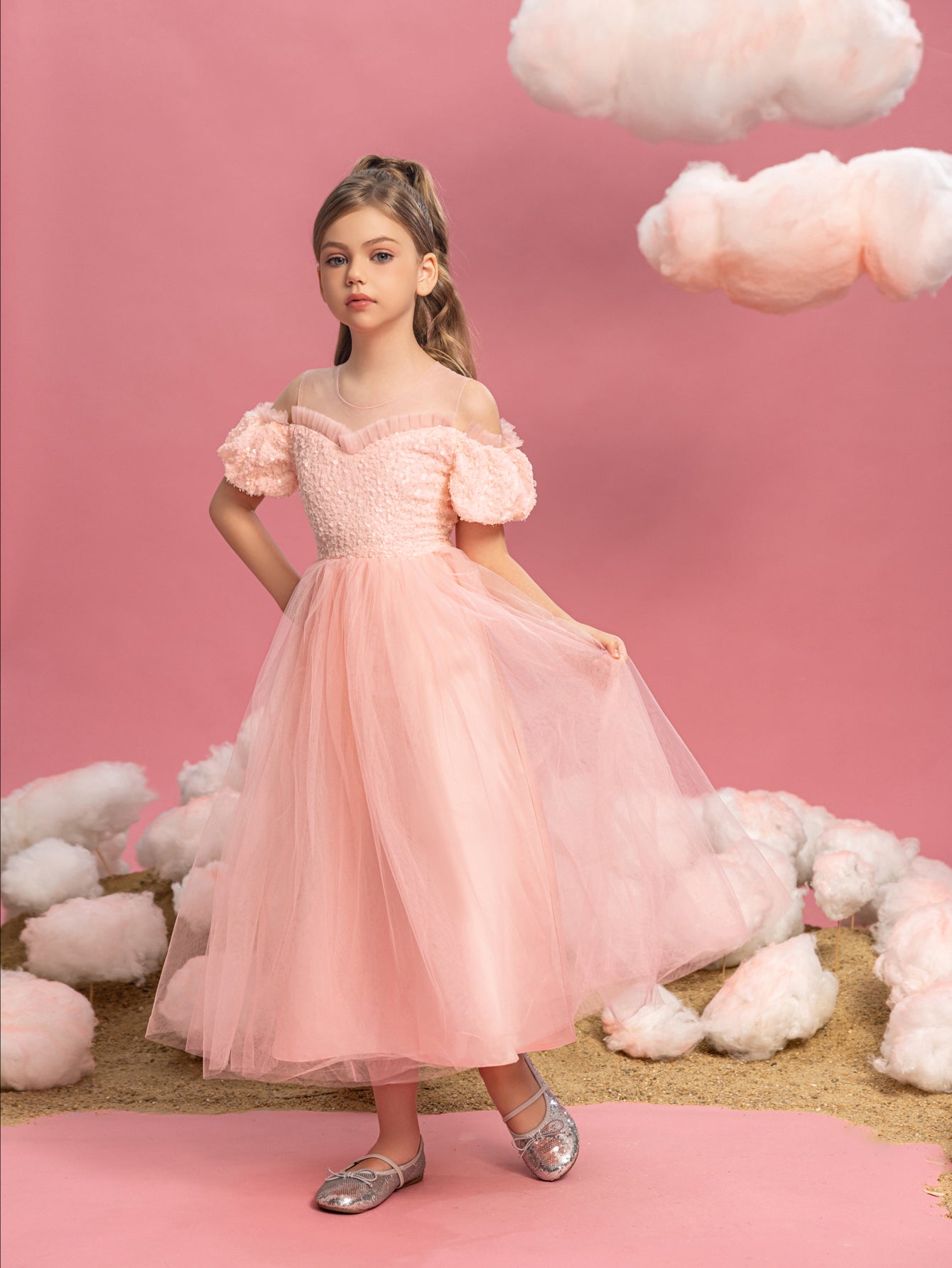 Tween Mädchen-Partykleid mit Puffärmeln, Pailletten und kontrastierendem Netzstoff 