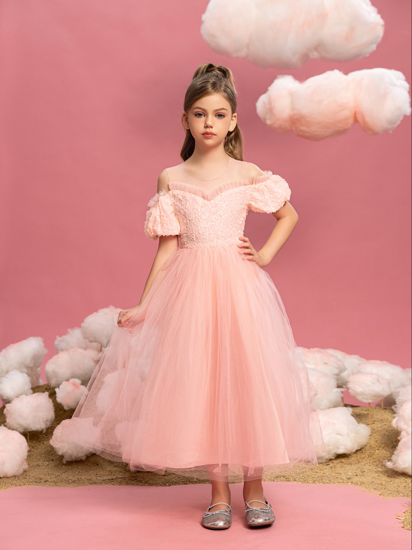 Tween Mädchen-Partykleid mit Puffärmeln, Pailletten und kontrastierendem Netzstoff 