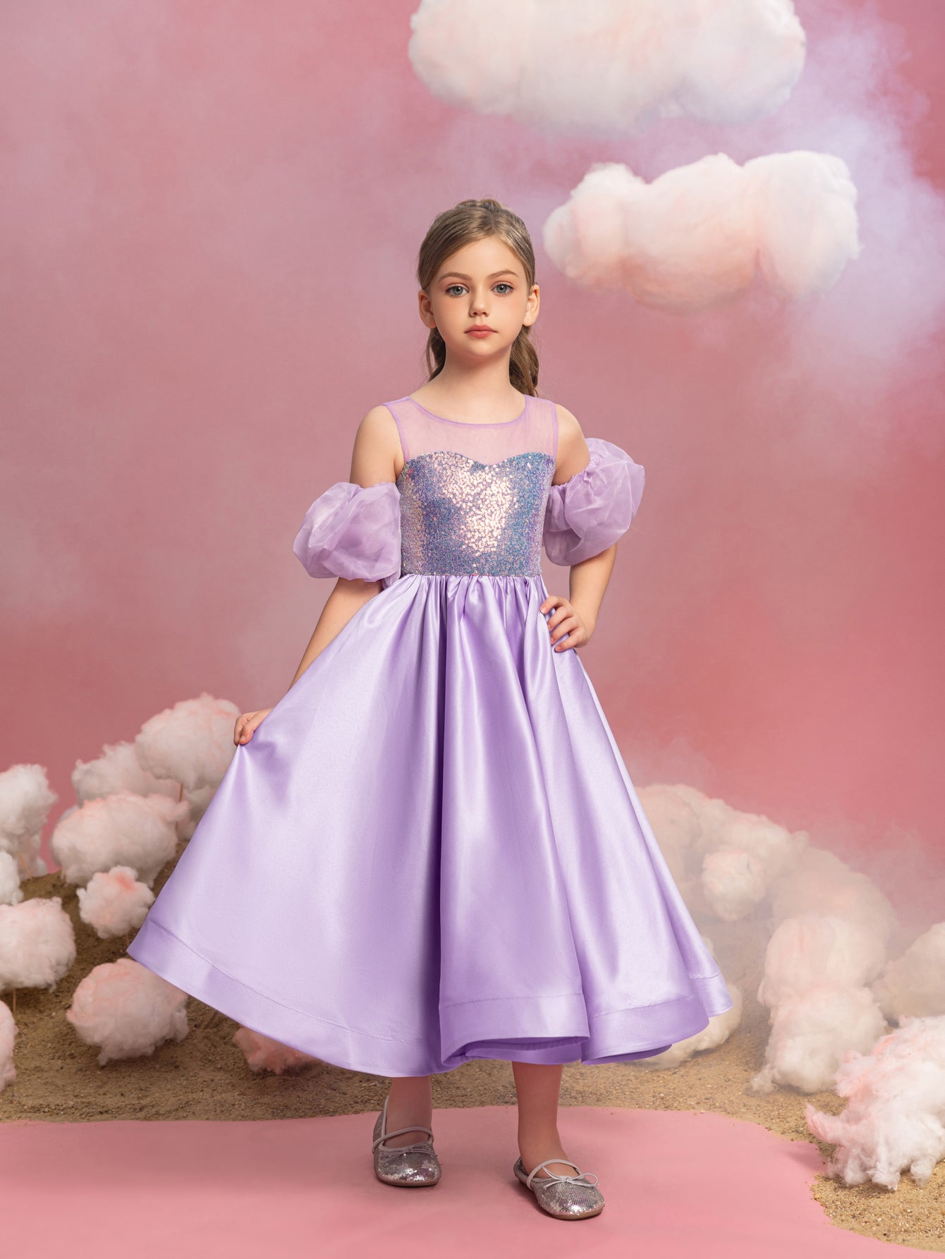 Tween-Mädchen-Kleid aus Satin mit Puffärmeln und Pailletten in Kontrastfarbe 