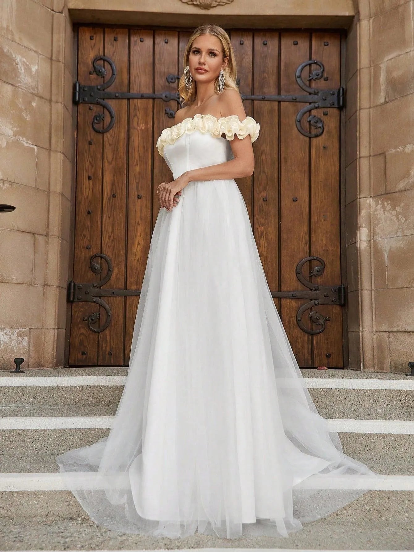 Off Shoulder Satin Bodice Contrast Organza Hem Wedding Dress - Elonnashop