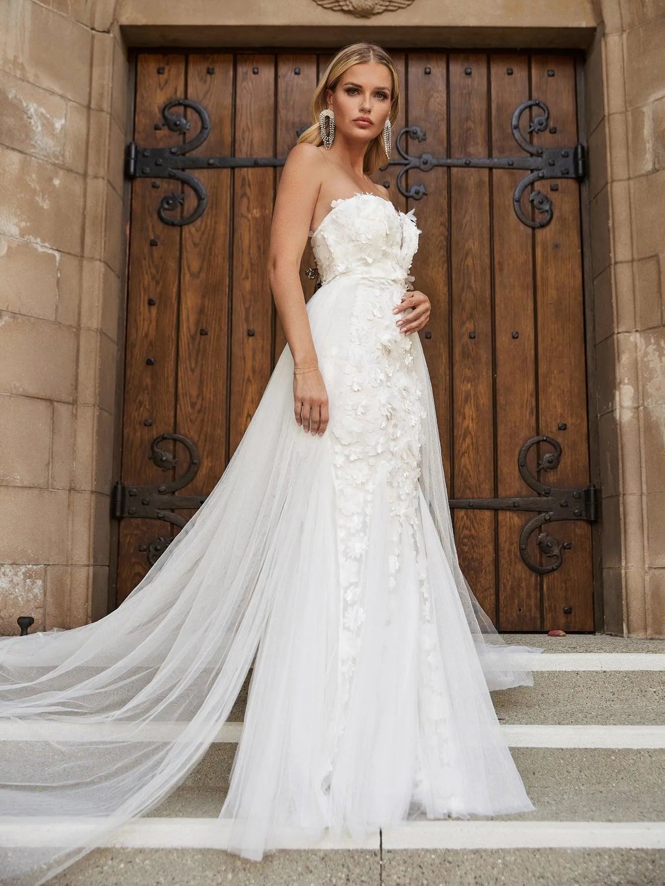 Floral Applique Mesh Insert Mermaid Hem Tube Wedding Dress - Elonnashop