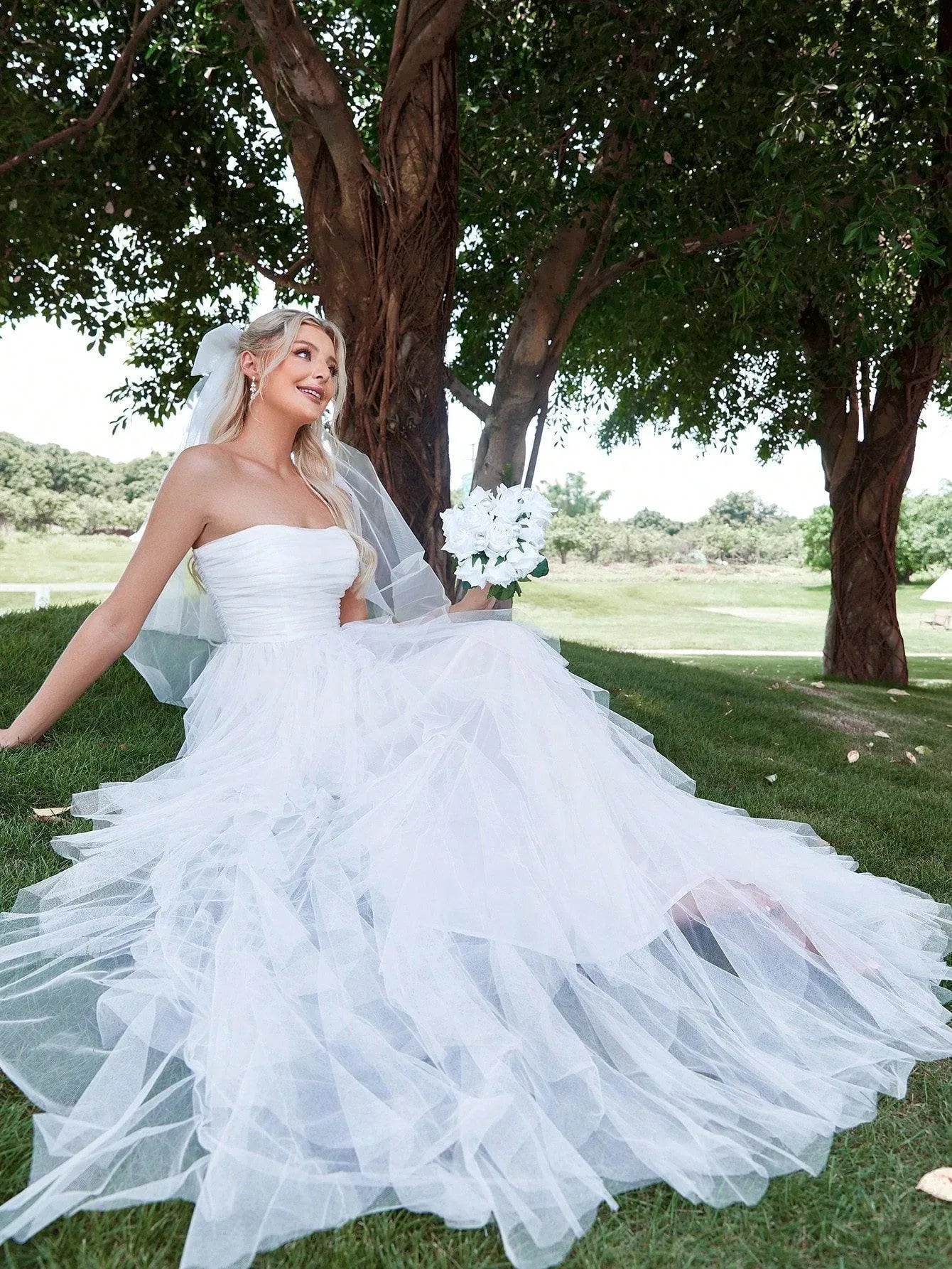 Mesh Overlay Tube Wedding Dresses - Elonnashop