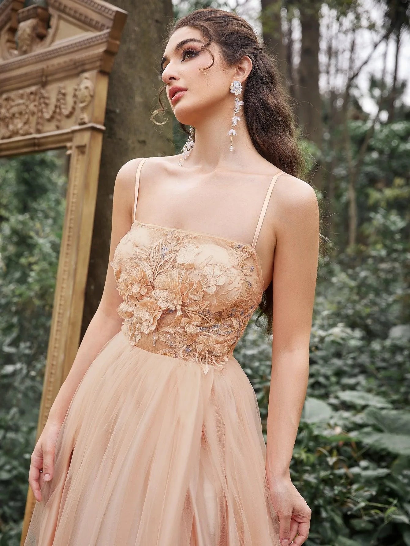 Gorgeous Applique Detail Bodice Lace-Up Back Cami Prom Dress - Elonnashop