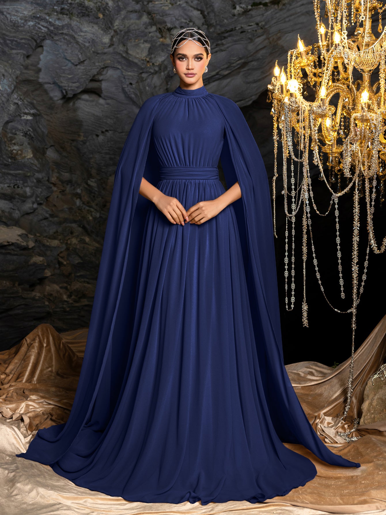 Elegantes Abendkleid aus Chiffon mit Stehkragen und Umhangärmeln