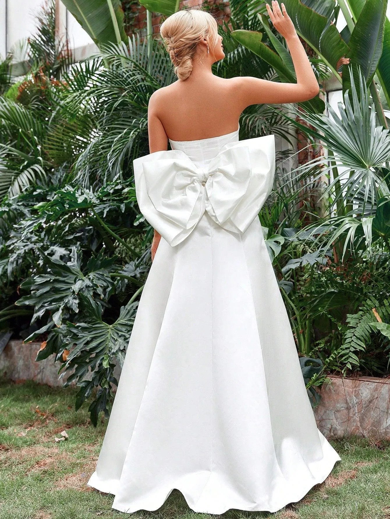 Elegant Satin Tube Wedding Dress With Big Bow - Elonnashop