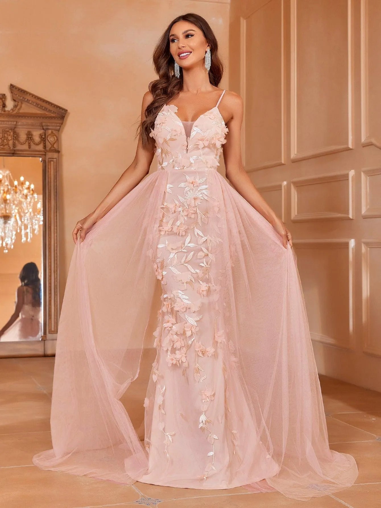 Floral-Accented Tulle Gown with Train - Elonnashop