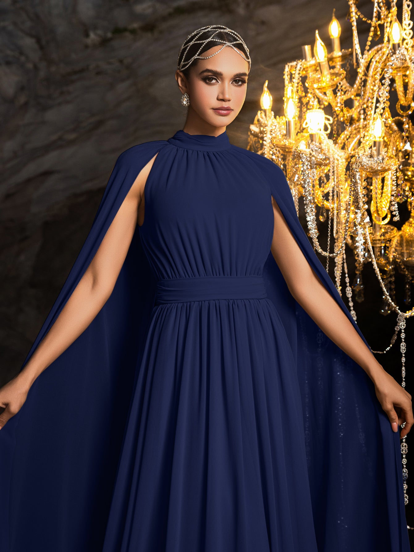 Elegantes Abendkleid aus Chiffon mit Stehkragen und Umhangärmeln