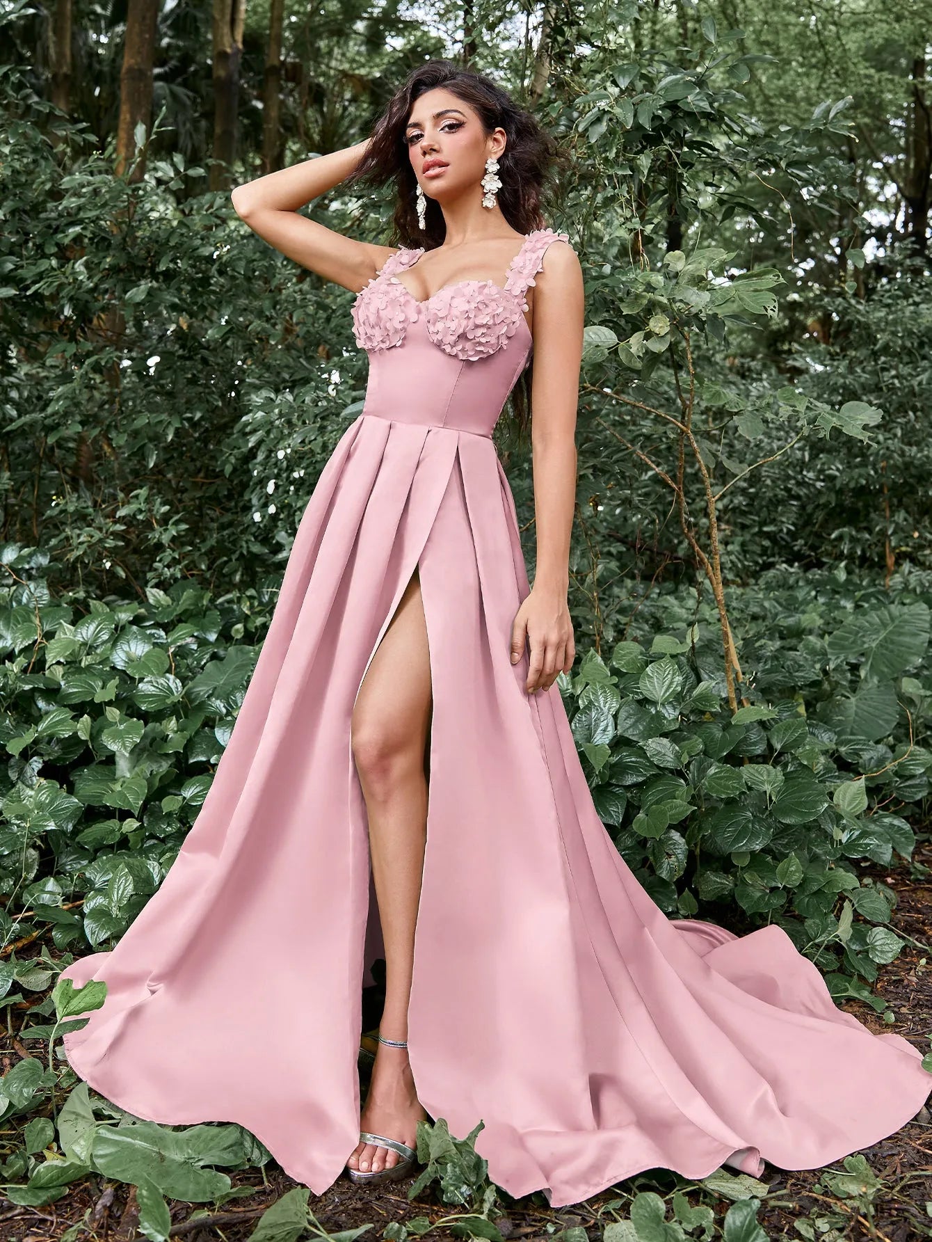 Elegant Applique Detail Sweetheart Neck Split Thigh Satin Prom Dress