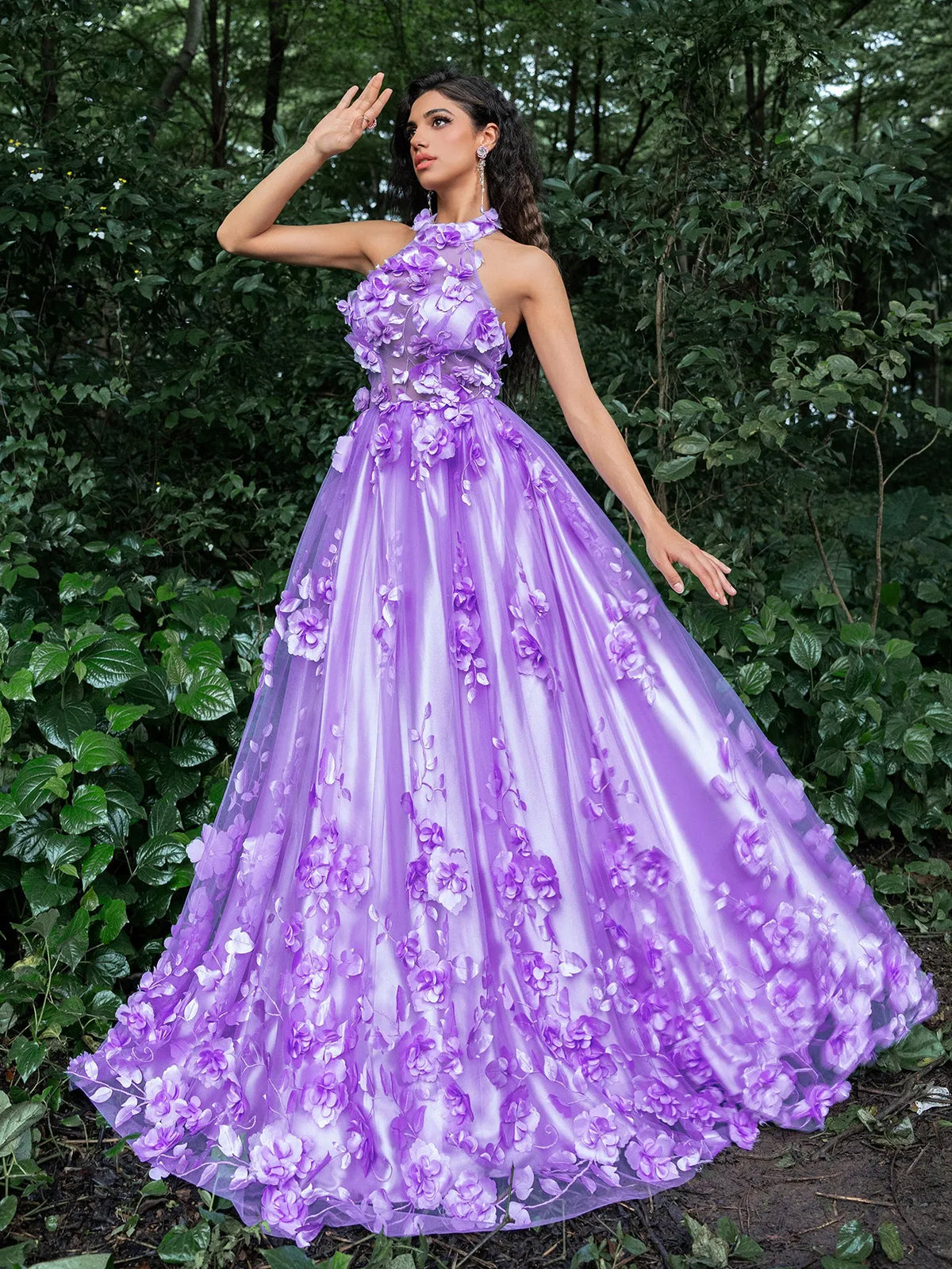 Elegant Floral Appliques Halter Neck Formal Prom Dress