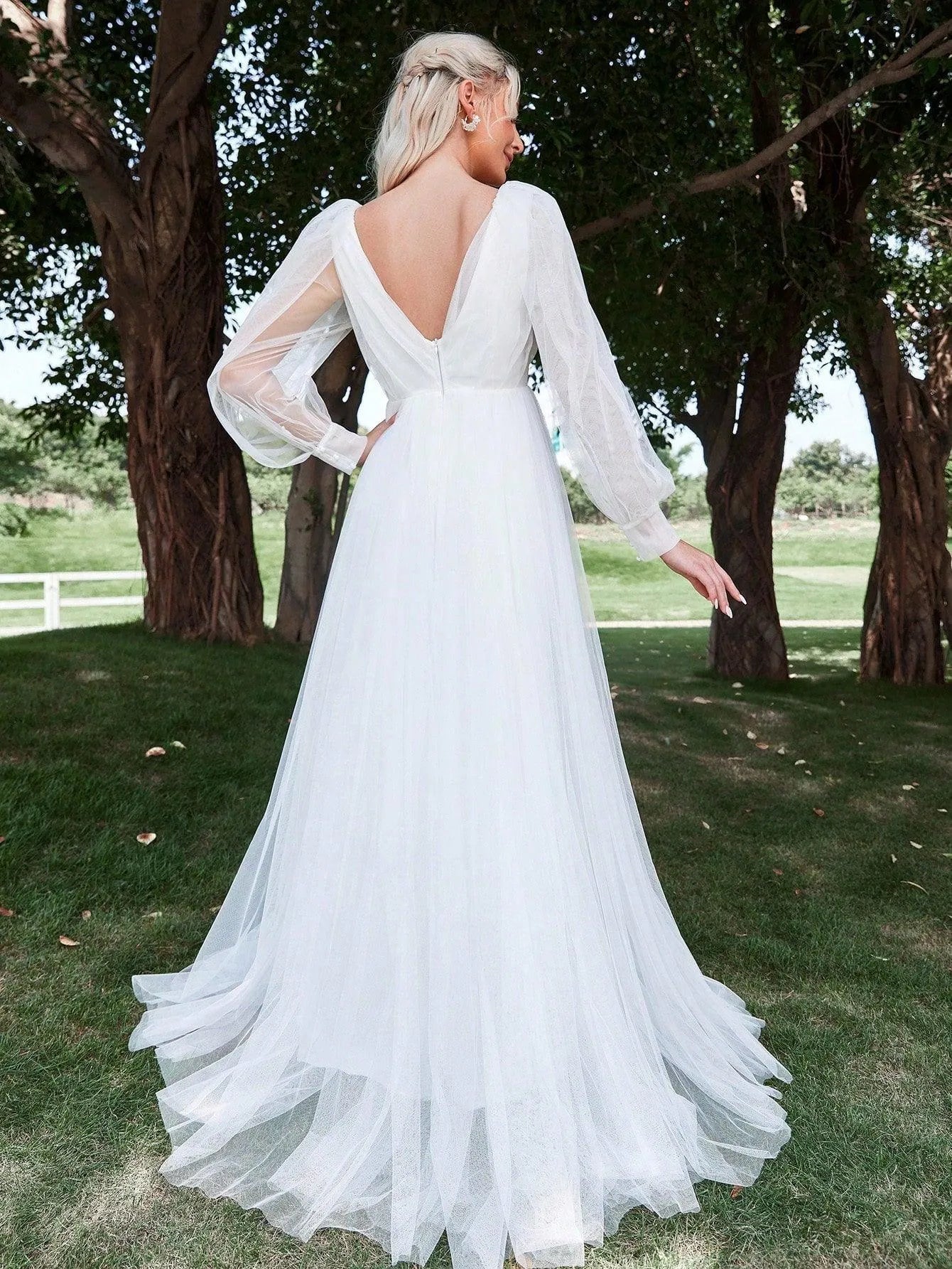 Floral Applique Bishop Sleeves Mesh Wedding Dress - Elonnashop