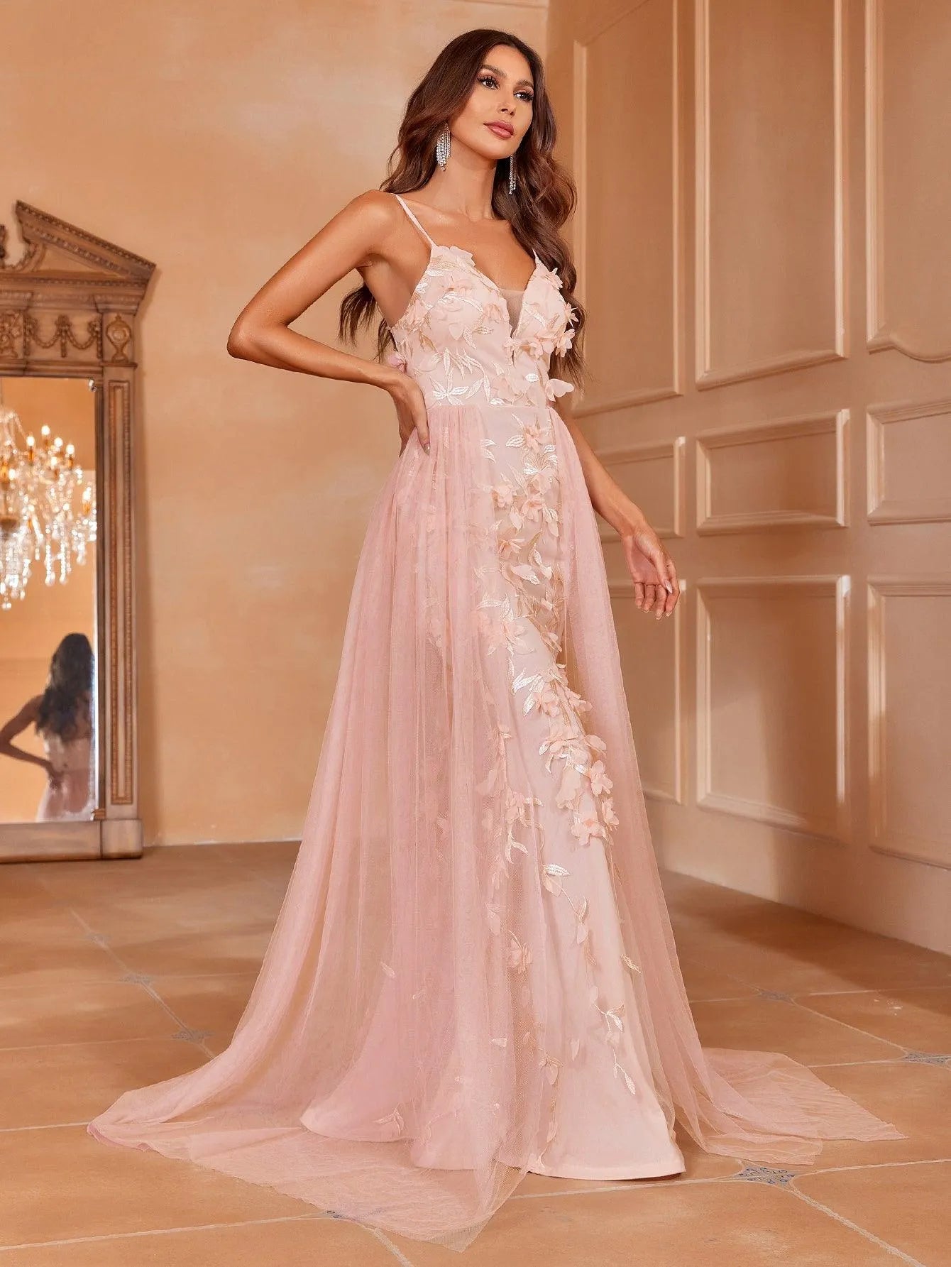 Floral-Accented Tulle Gown with Train - Elonnashop