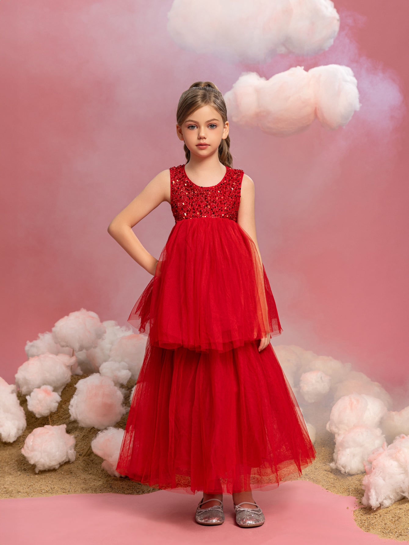 Tween-Mädchen-Partykleid mit Netzstoff und mehrlagigem Saum 