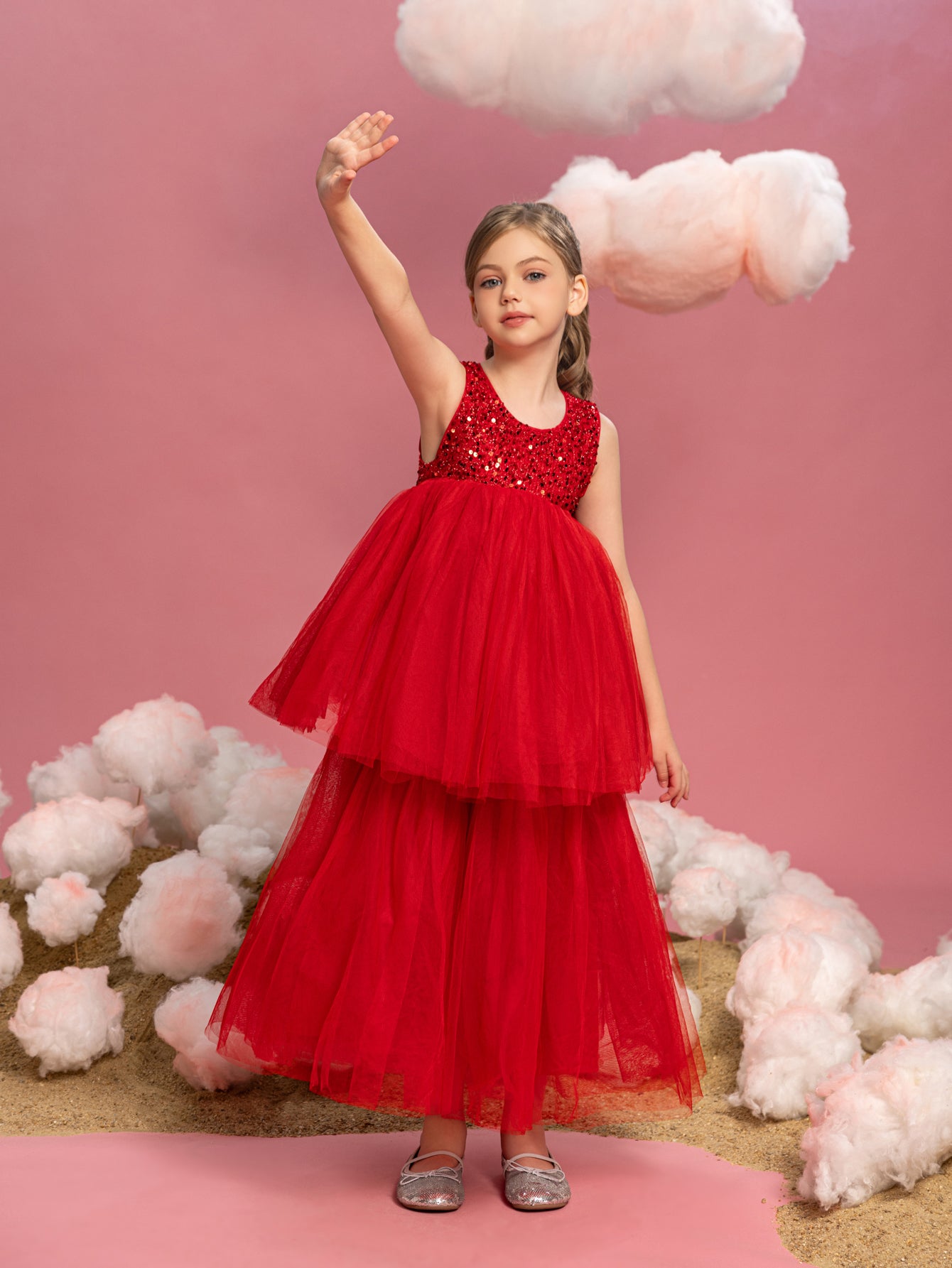 Tween-Mädchen-Partykleid mit Netzstoff und mehrlagigem Saum 