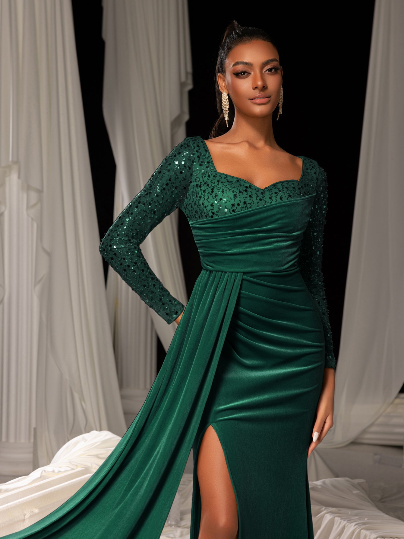 Elegant Sweetheart Neck Contrast Sequin Mermaid Hem Velvet Evening Dress