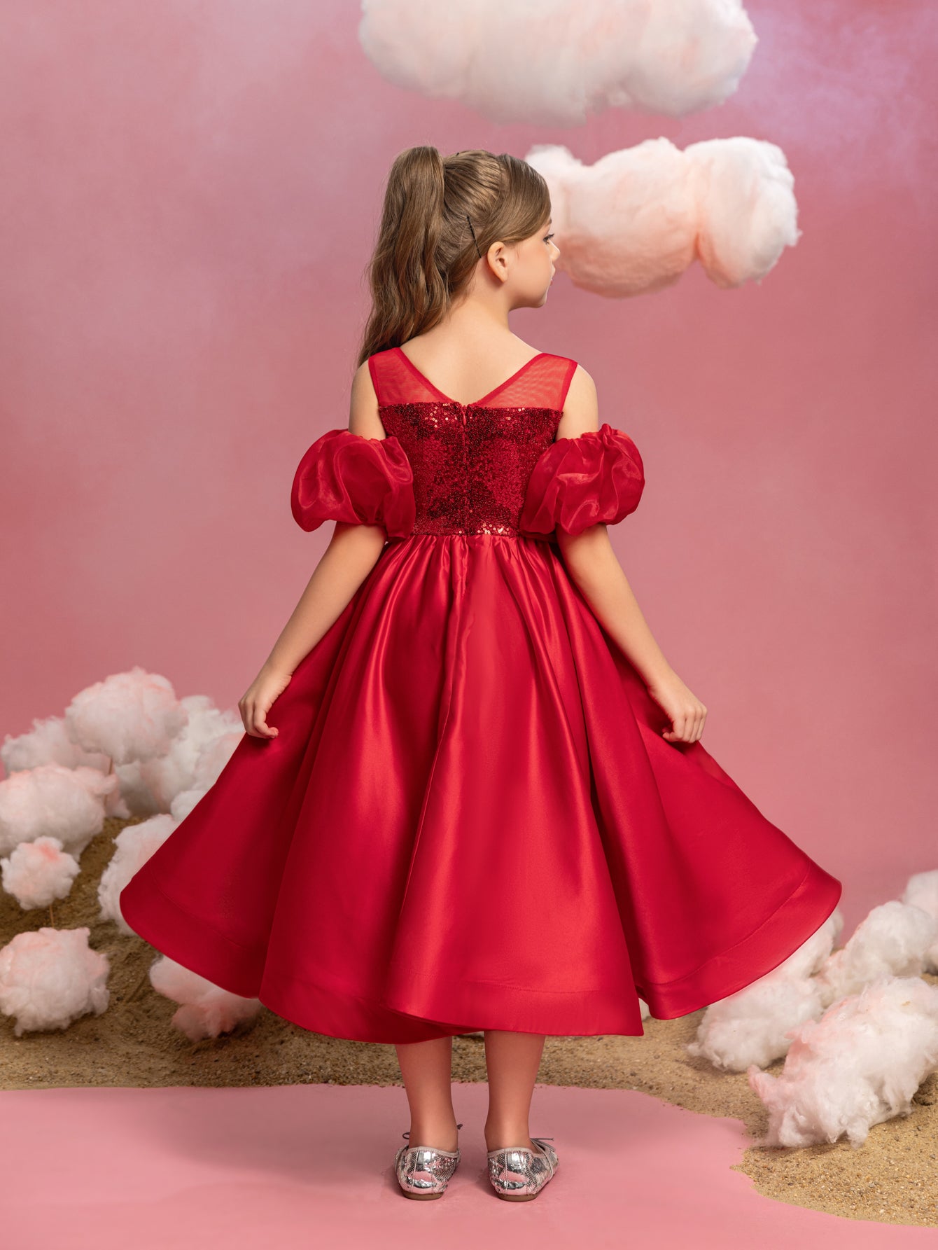 Tween-Mädchen-Kleid aus Satin mit Puffärmeln und Pailletten in Kontrastfarbe 