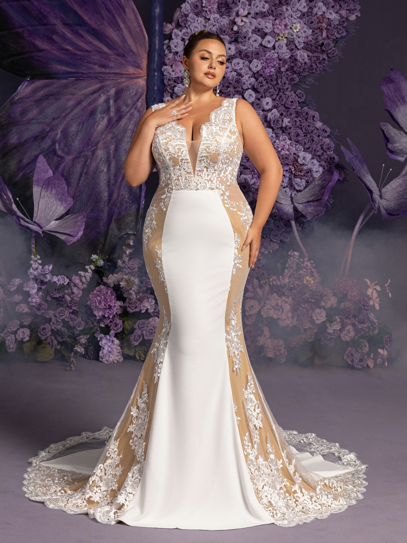 Plus Elegant Backless Contrast Lace Mermaid Hem Maxi Wedding Dress