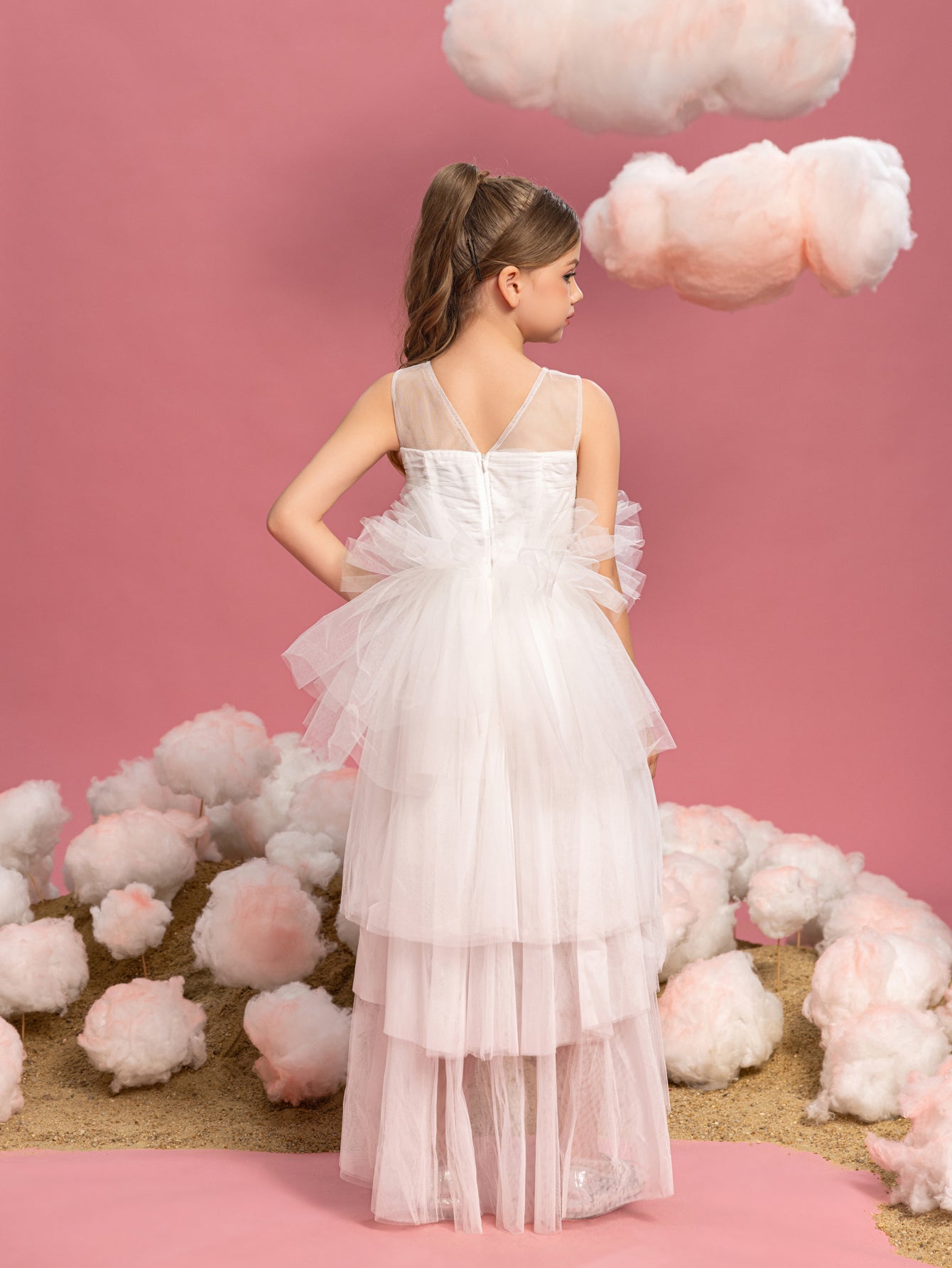 Tween-Mädchen-Partykleid mit ärmellosem Netzstoff und mehrlagigem Saum 