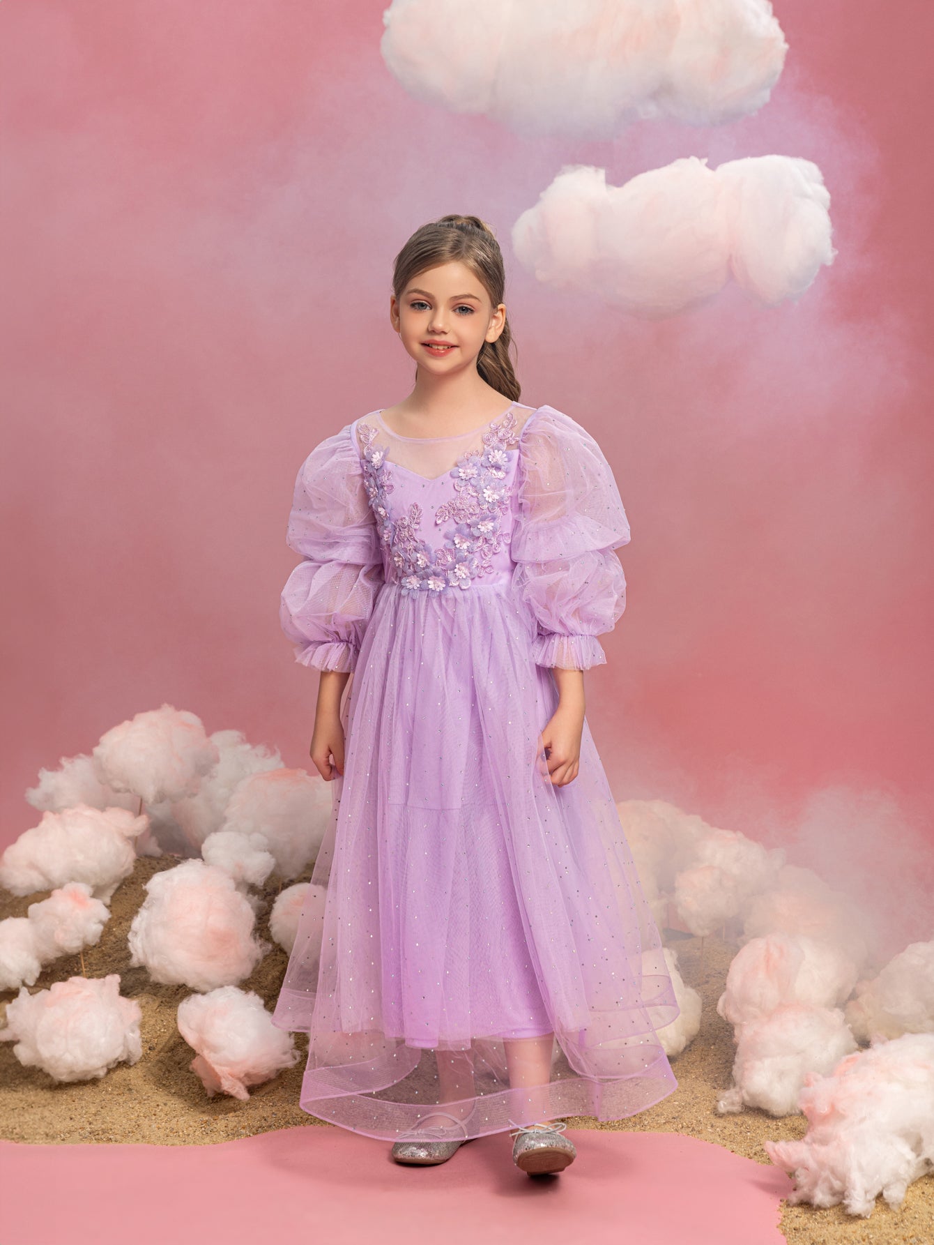 Tween-Mädchen-Abschlussballkleid aus Netzstoff mit Applikationsdetails und Puffärmeln 