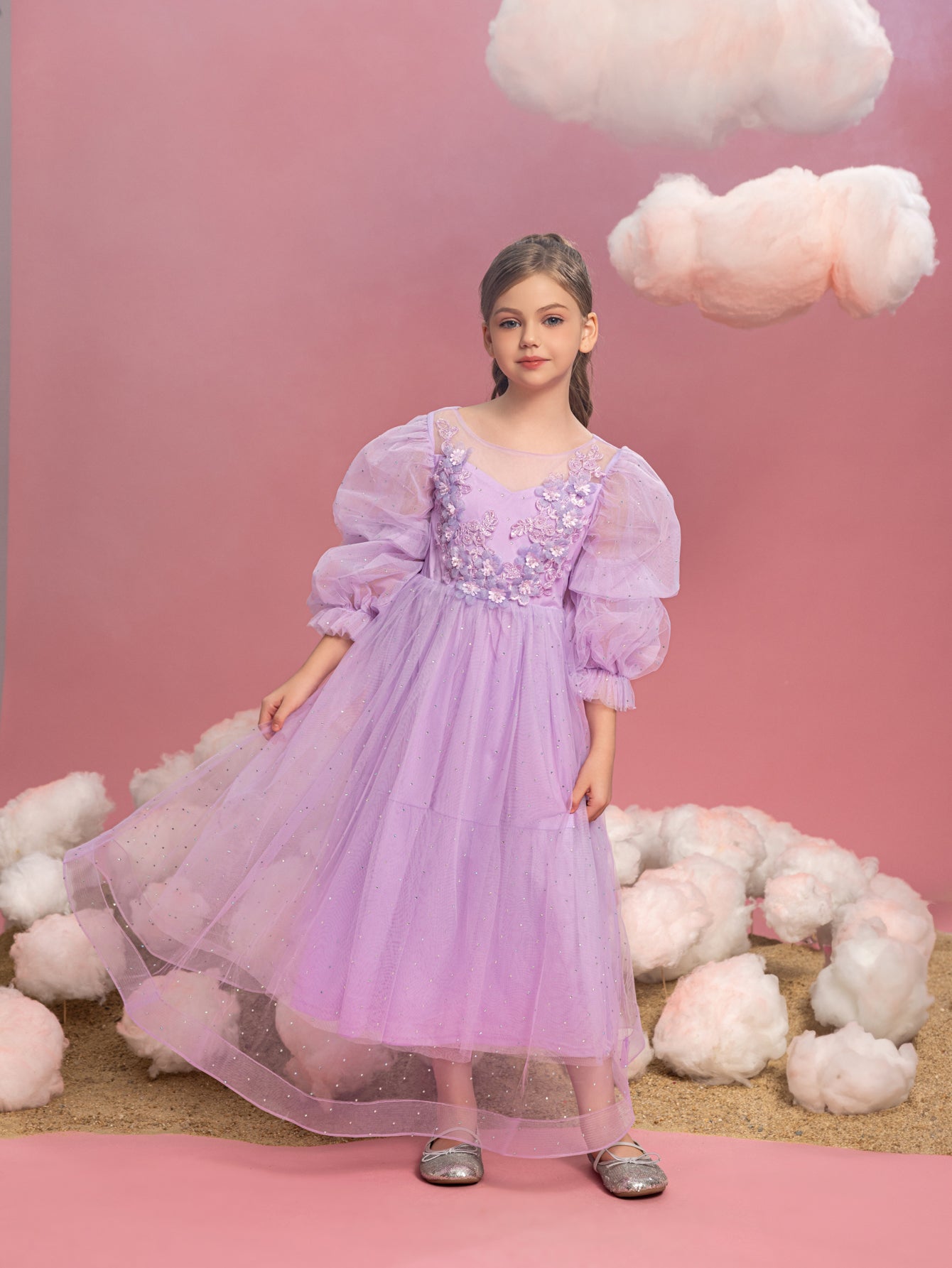 Tween-Mädchen-Abschlussballkleid aus Netzstoff mit Applikationsdetails und Puffärmeln 