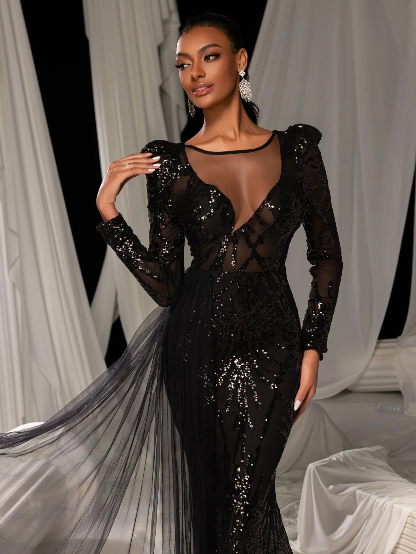 Gorgeous Graphic Sequin Sheer Overlay Mermaid Hem Evening Dress