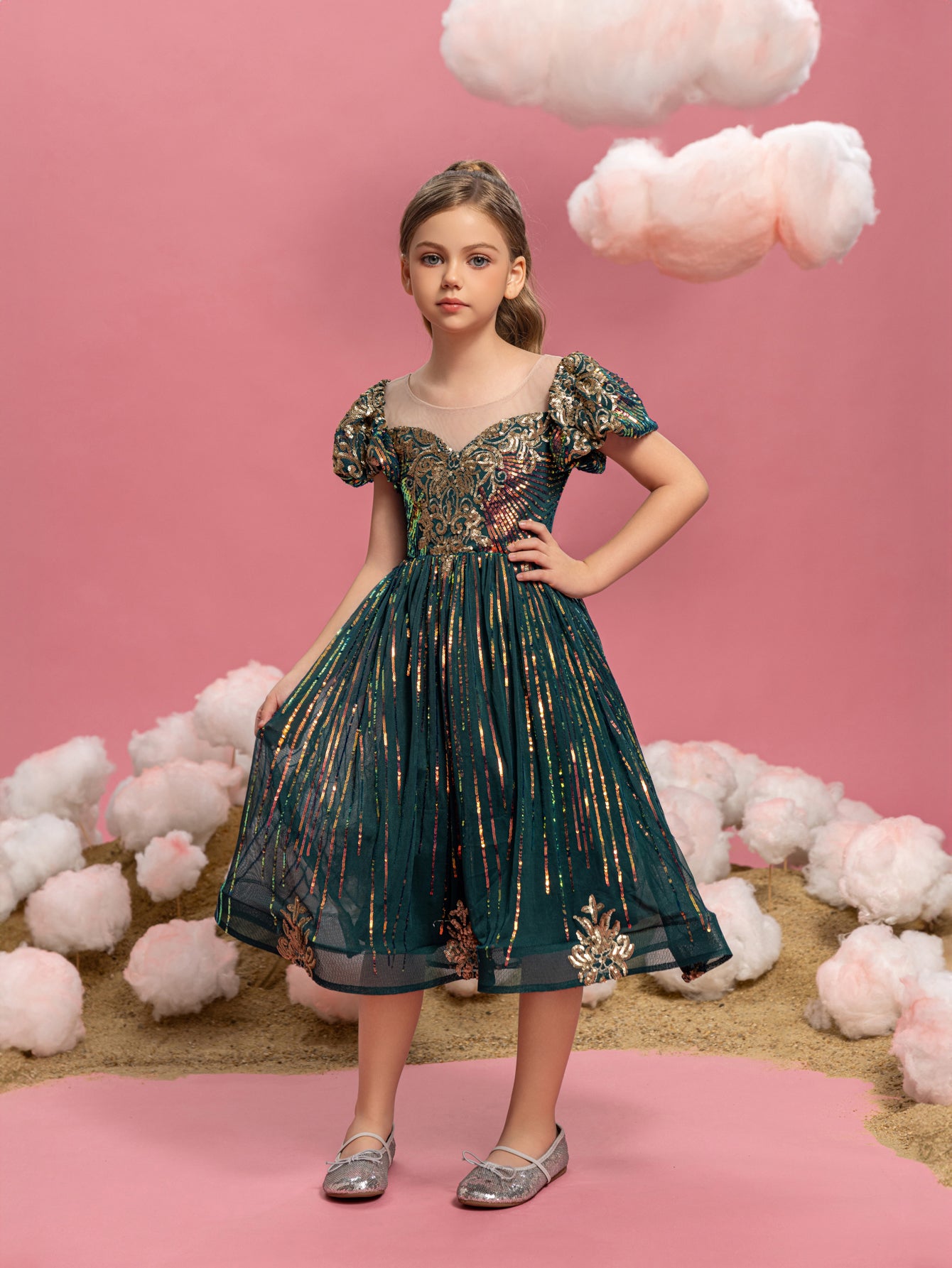 Tween-Mädchen-Partykleid mit Puffärmeln und grafischen Pailletten 