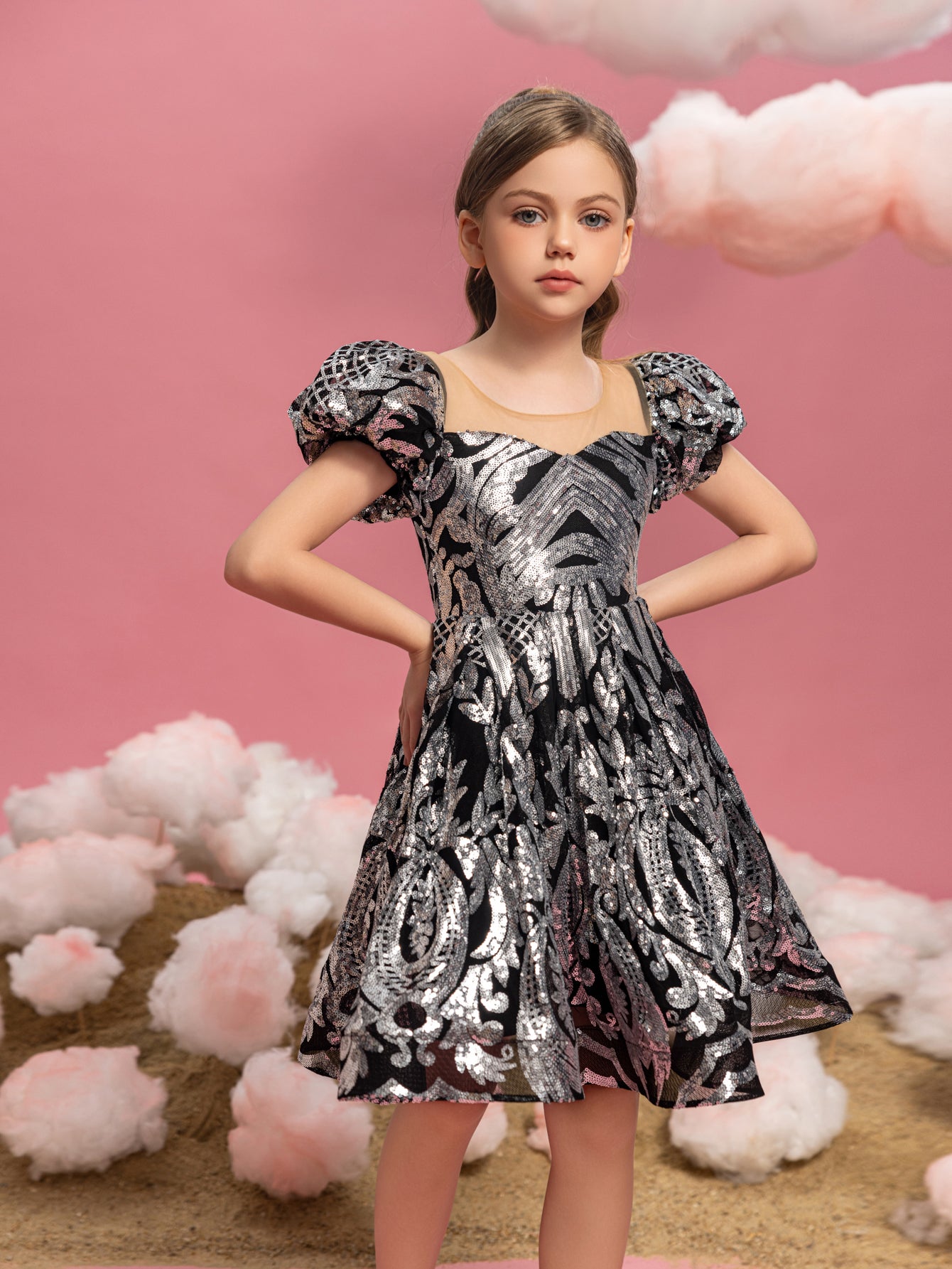 Tween Mädchen-Partykleid mit Puffärmeln und kontrastierendem Netzstoff und Pailletten 