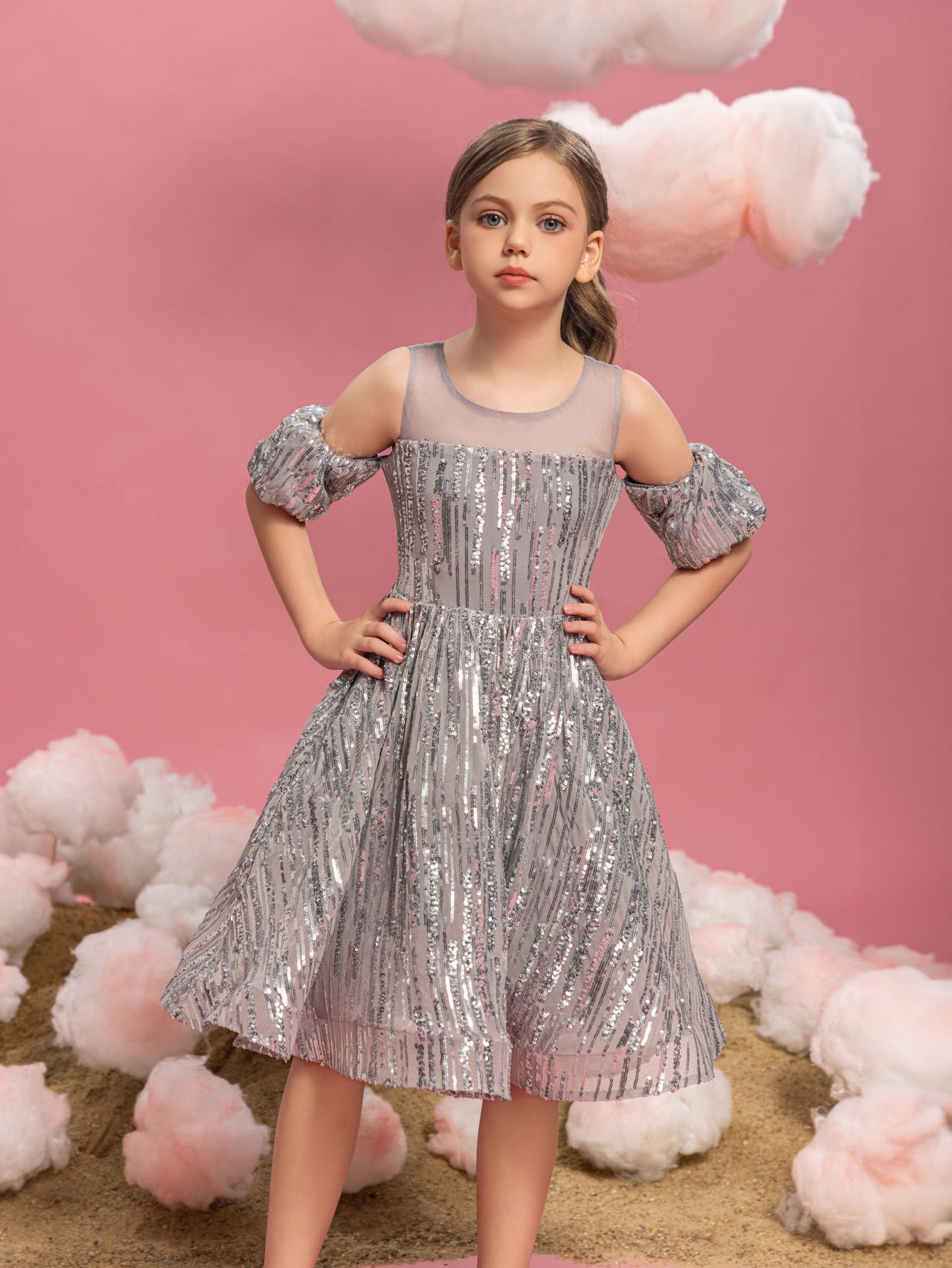 Tween Mädchen-Partykleid mit Puffärmeln und kontrastierendem Netzstoff und Pailletten 