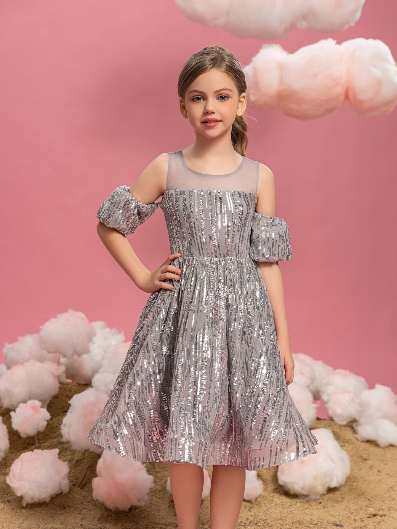 Tween Mädchen-Partykleid mit Puffärmeln und kontrastierendem Netzstoff und Pailletten 