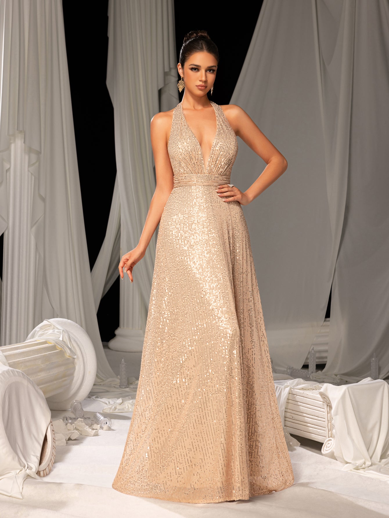Elegant Sequin Halter Evening Gown with High Slit – Luxury Evening Wear for Red Carpet, Gala Dinners & Cocktail Parties