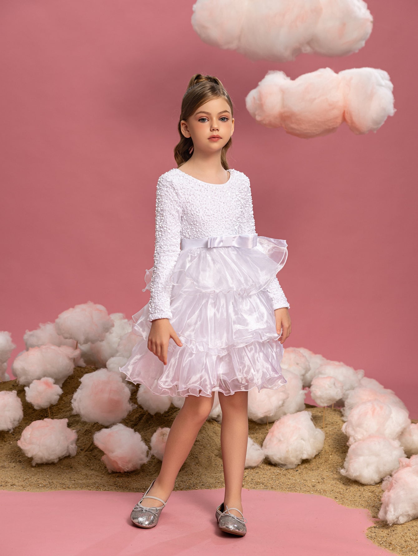 Tween-Mädchenkleid mit kontrastierendem mehrlagigem Organza-Saum und Pailletten 